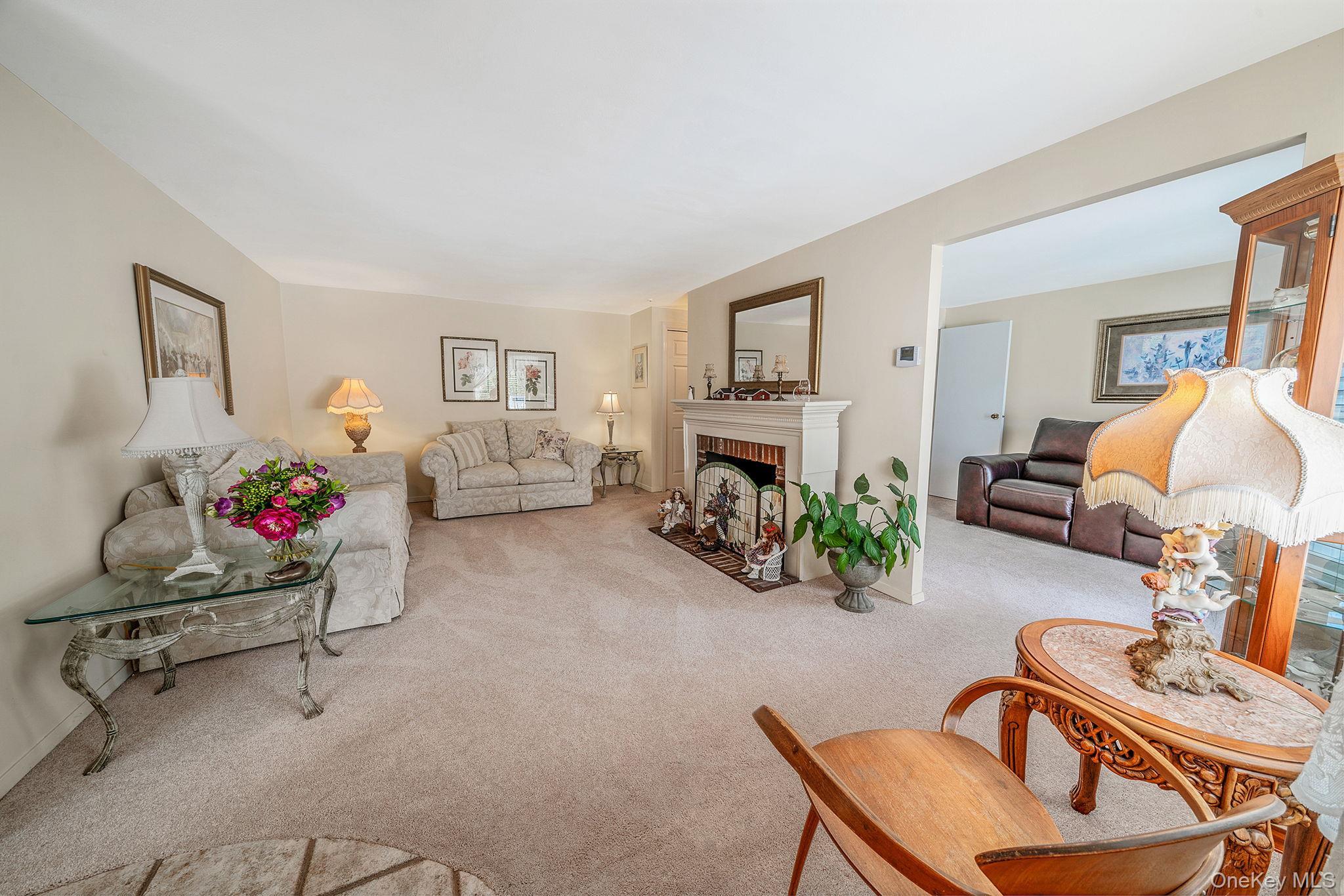 Condo Birchwood  Suffolk County, NY 11763, MLS-982215-4