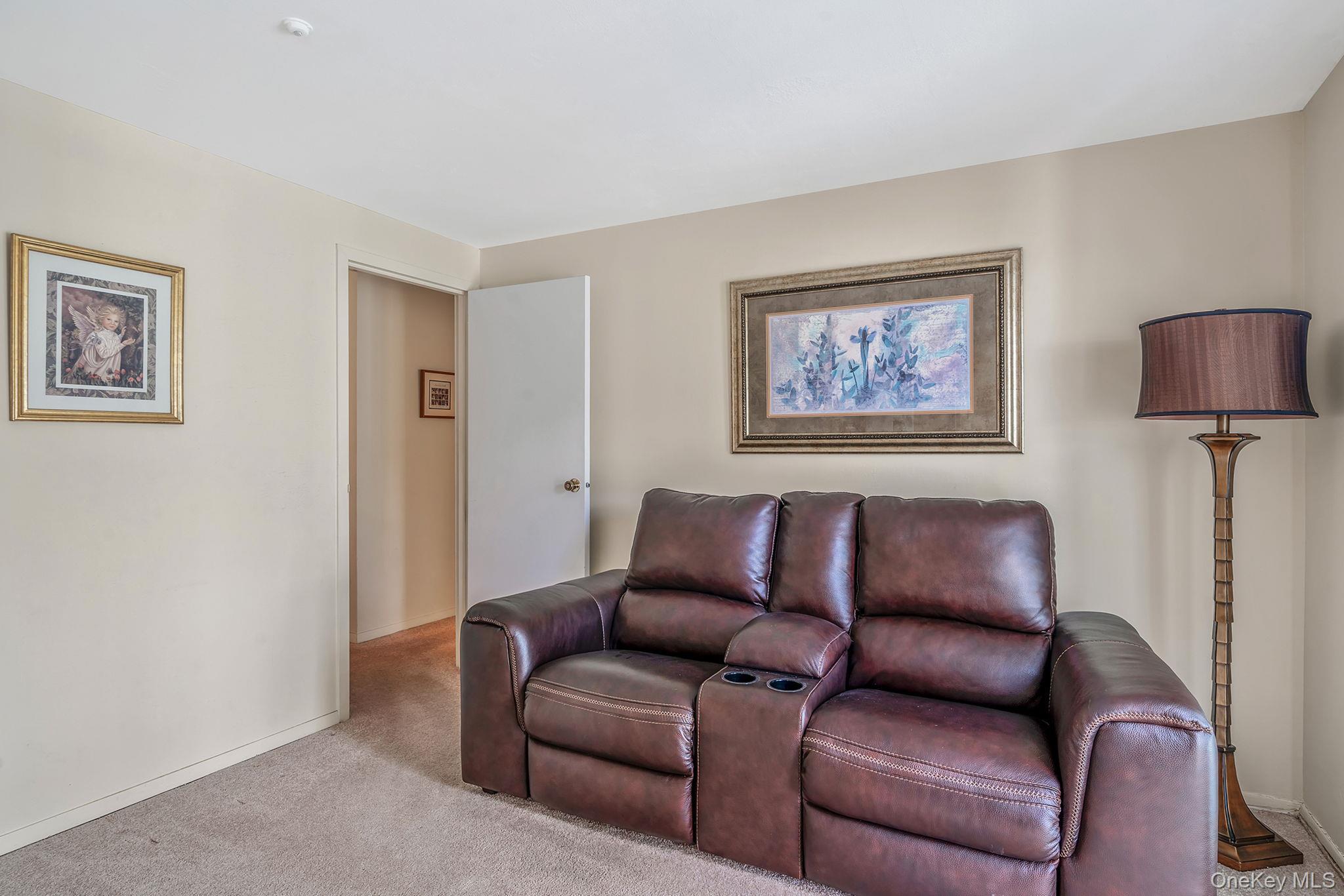 Condo Birchwood  Suffolk County, NY 11763, MLS-982215-8