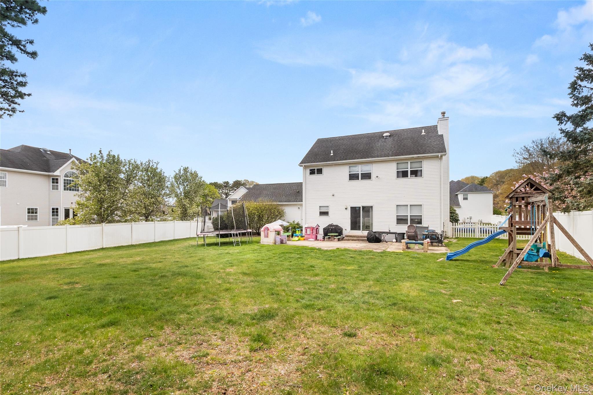Single Family Willowbend  Suffolk County, NY 11742, MLS-982218-23