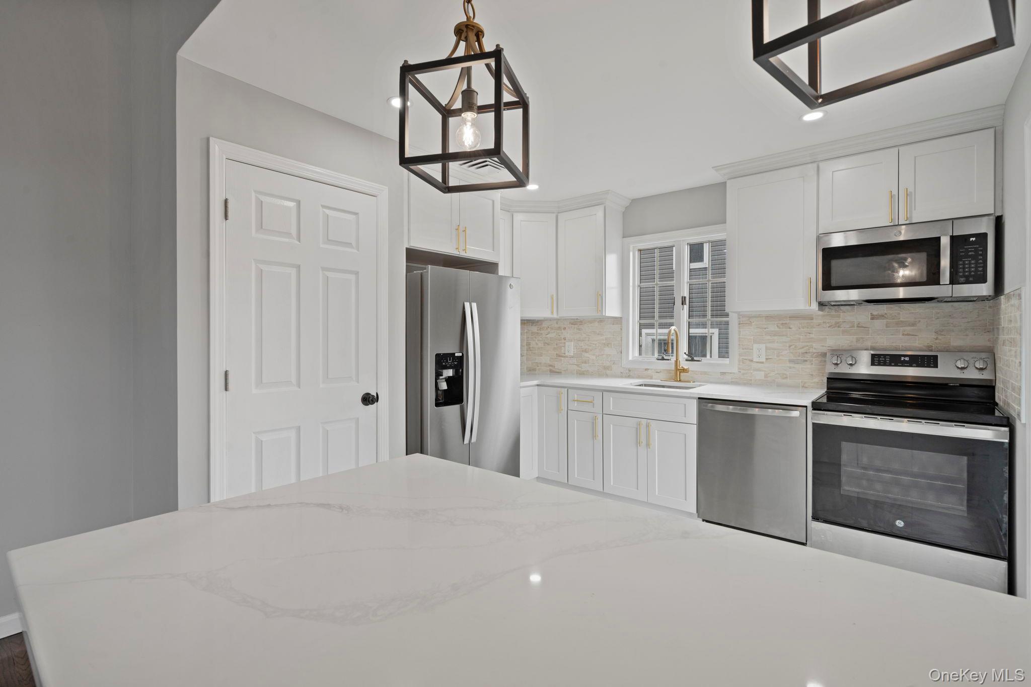 Single Family Hampton  Nassau County, NY 11783, MLS-982238-17
