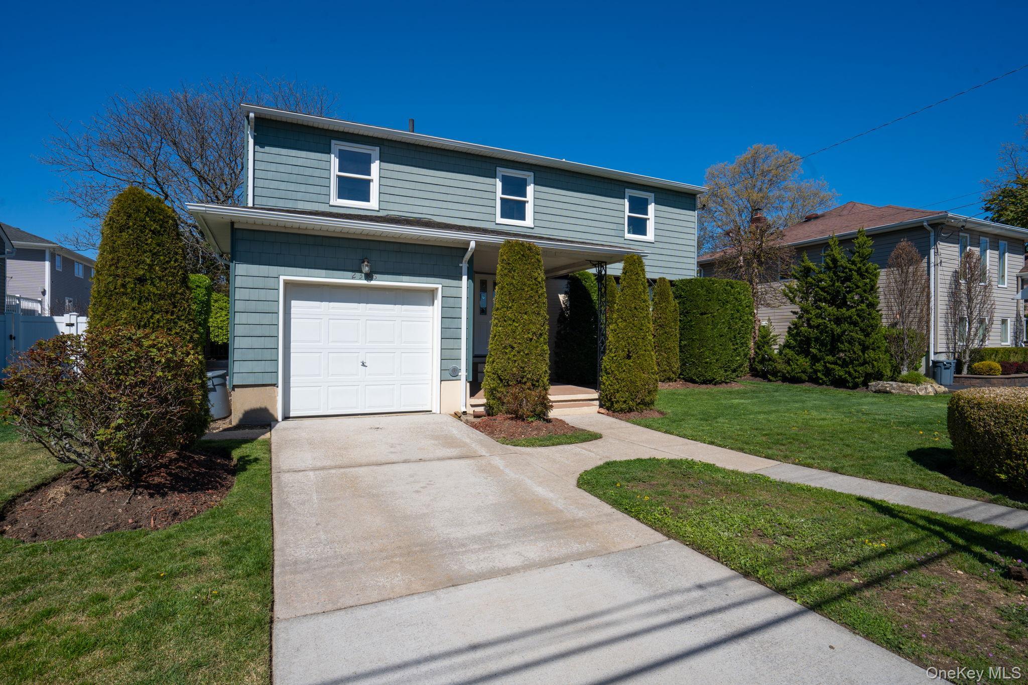 Single Family Hampton  Nassau County, NY 11783, MLS-982238-2