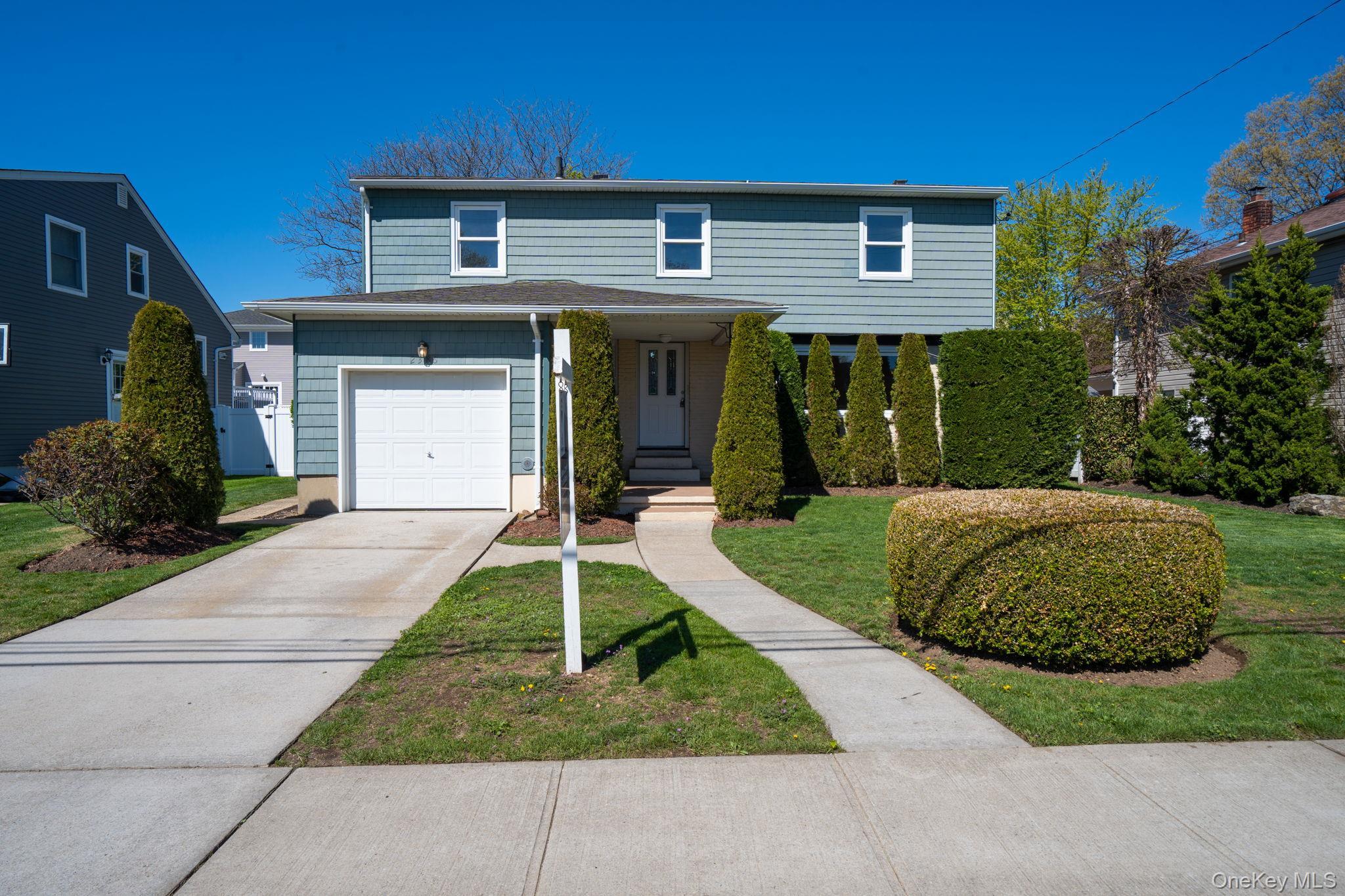 Single Family Hampton  Nassau County, NY 11783, MLS-982238-3