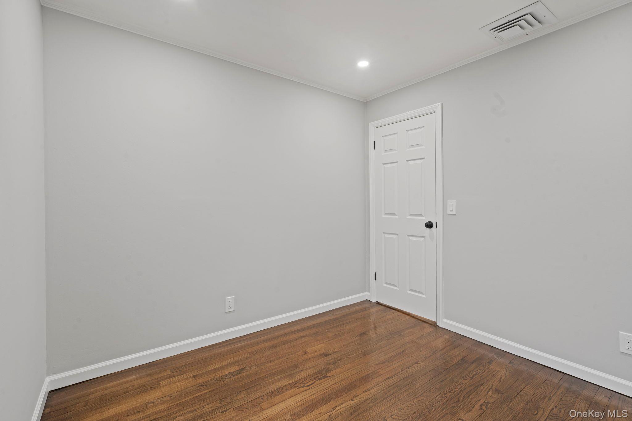Single Family Hampton  Nassau County, NY 11783, MLS-982238-31