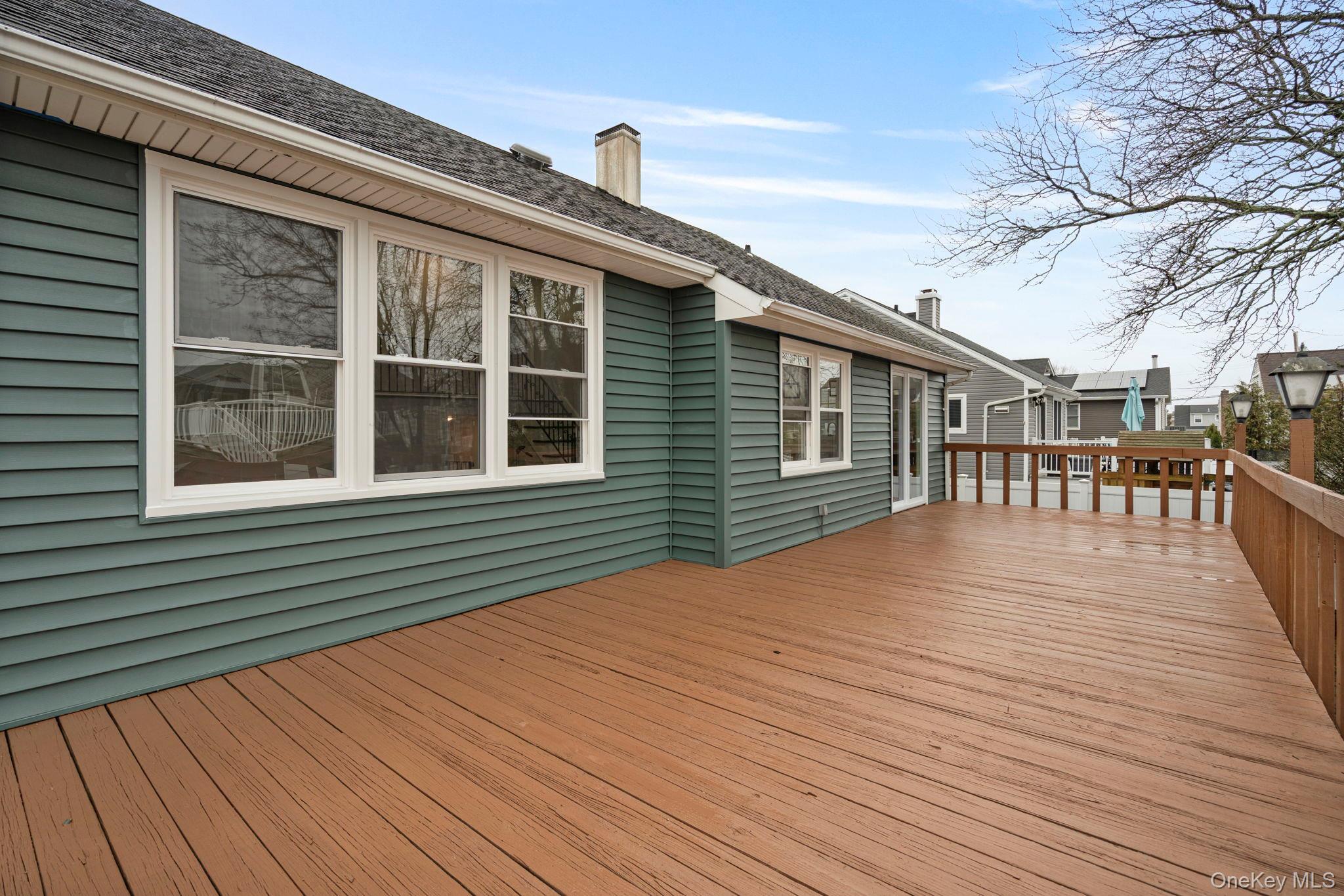 Single Family Hampton  Nassau County, NY 11783, MLS-982238-37