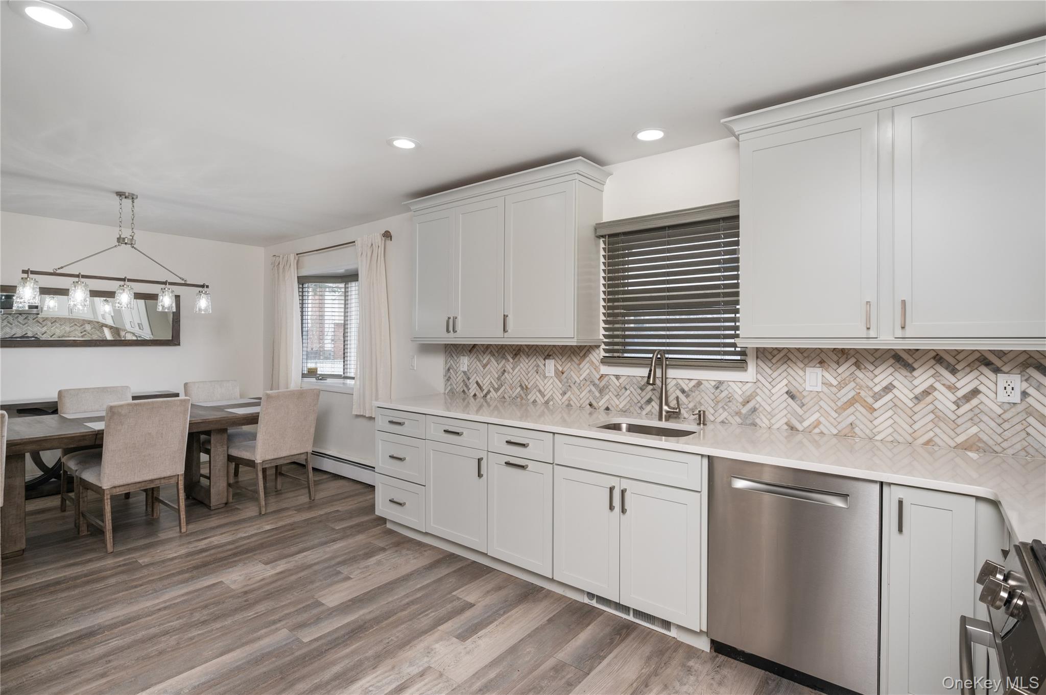 Single Family Outlook  Suffolk County, NY 11704, MLS-982244-11