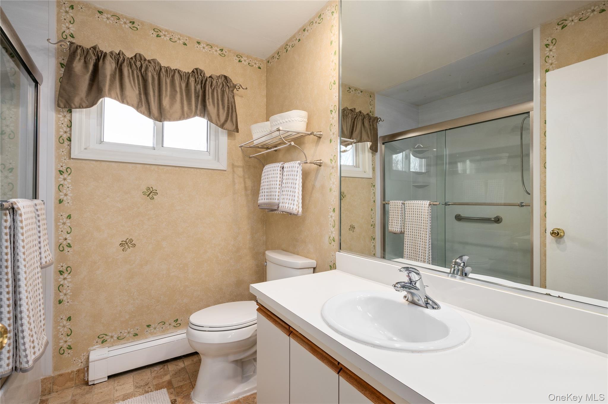 Single Family Outlook  Suffolk County, NY 11704, MLS-982244-16