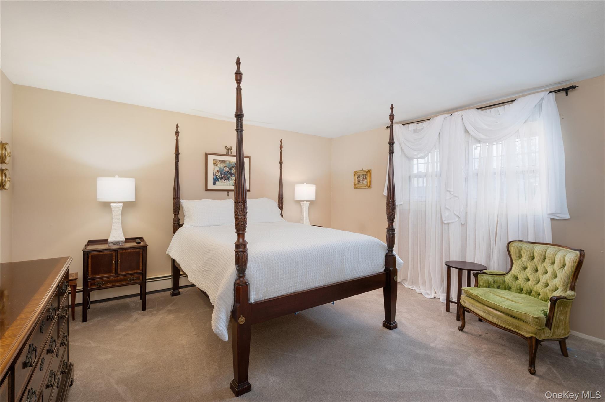 Single Family Outlook  Suffolk County, NY 11704, MLS-982244-19