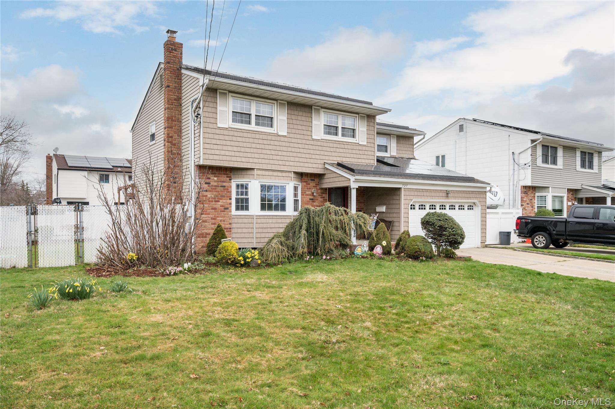Single Family Outlook  Suffolk County, NY 11704, MLS-982244-2