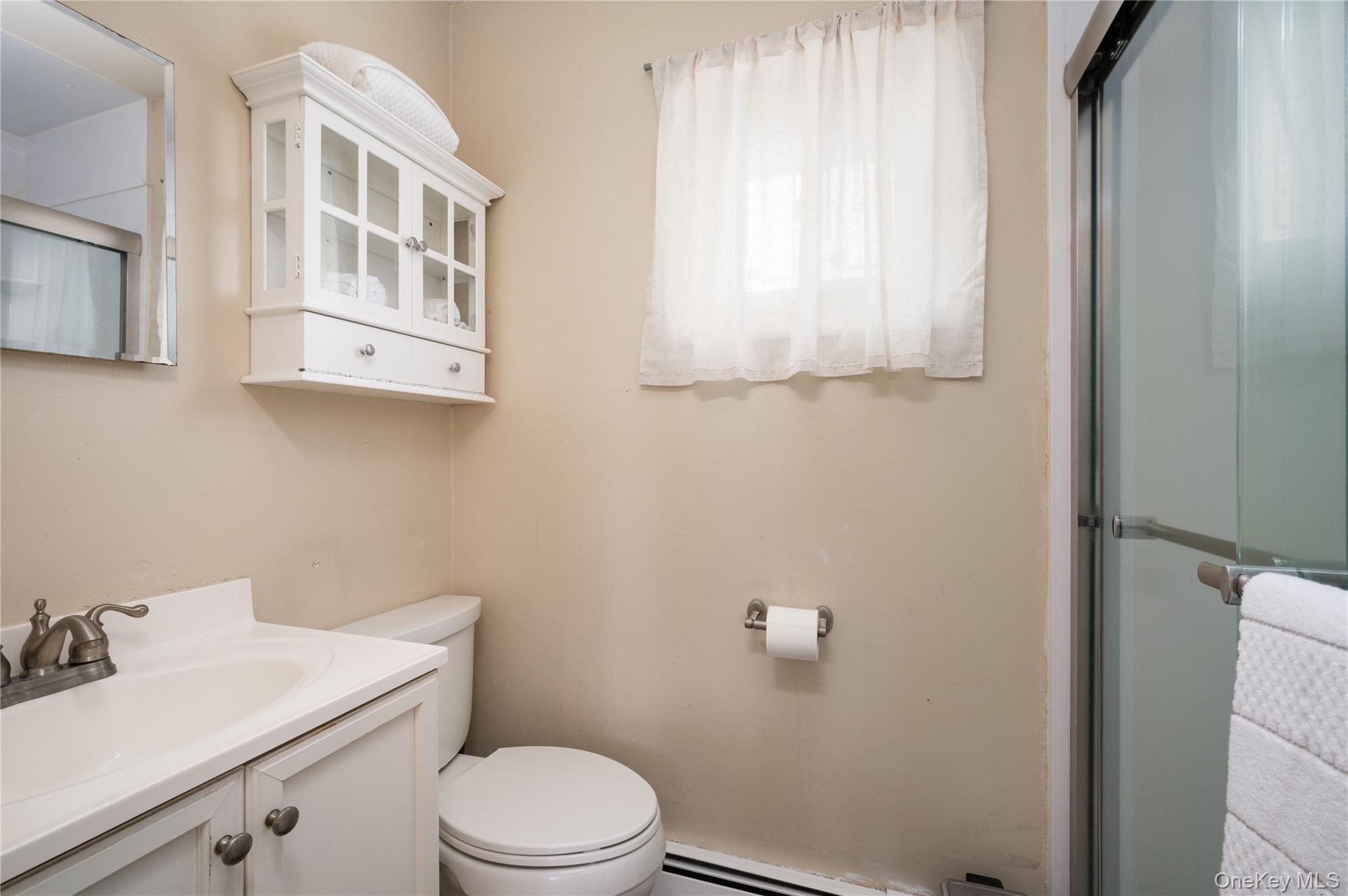Single Family Outlook  Suffolk County, NY 11704, MLS-982244-21