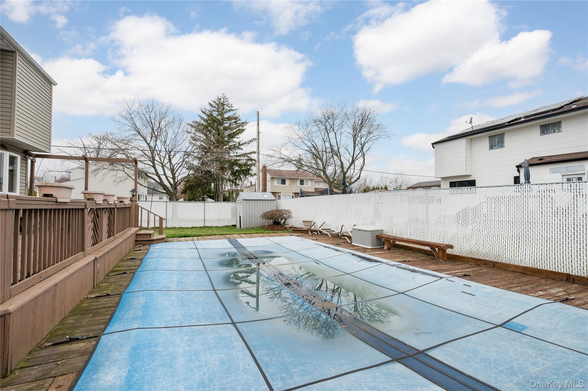 Single Family Outlook  Suffolk County, NY 11704, MLS-982244-24
