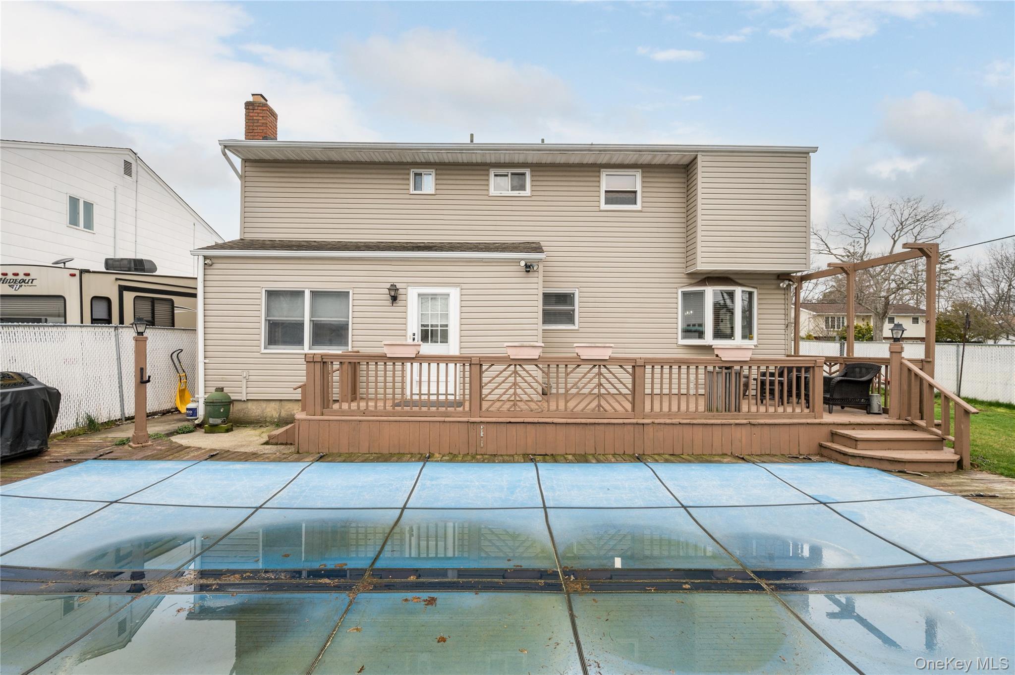 Single Family Outlook  Suffolk County, NY 11704, MLS-982244-25