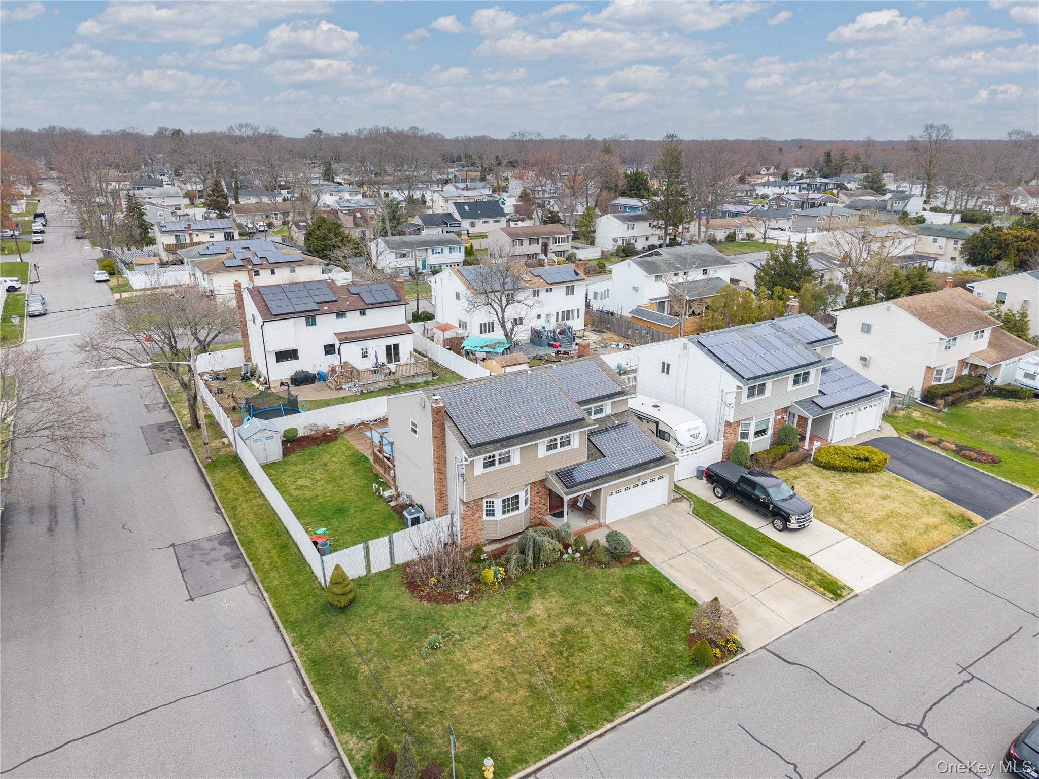 Single Family Outlook  Suffolk County, NY 11704, MLS-982244-29