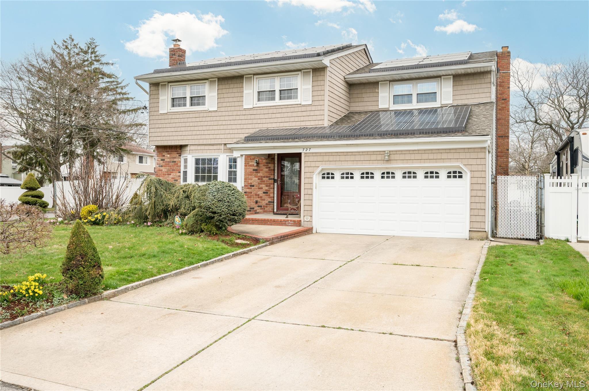 Single Family Outlook  Suffolk County, NY 11704, MLS-982244-3