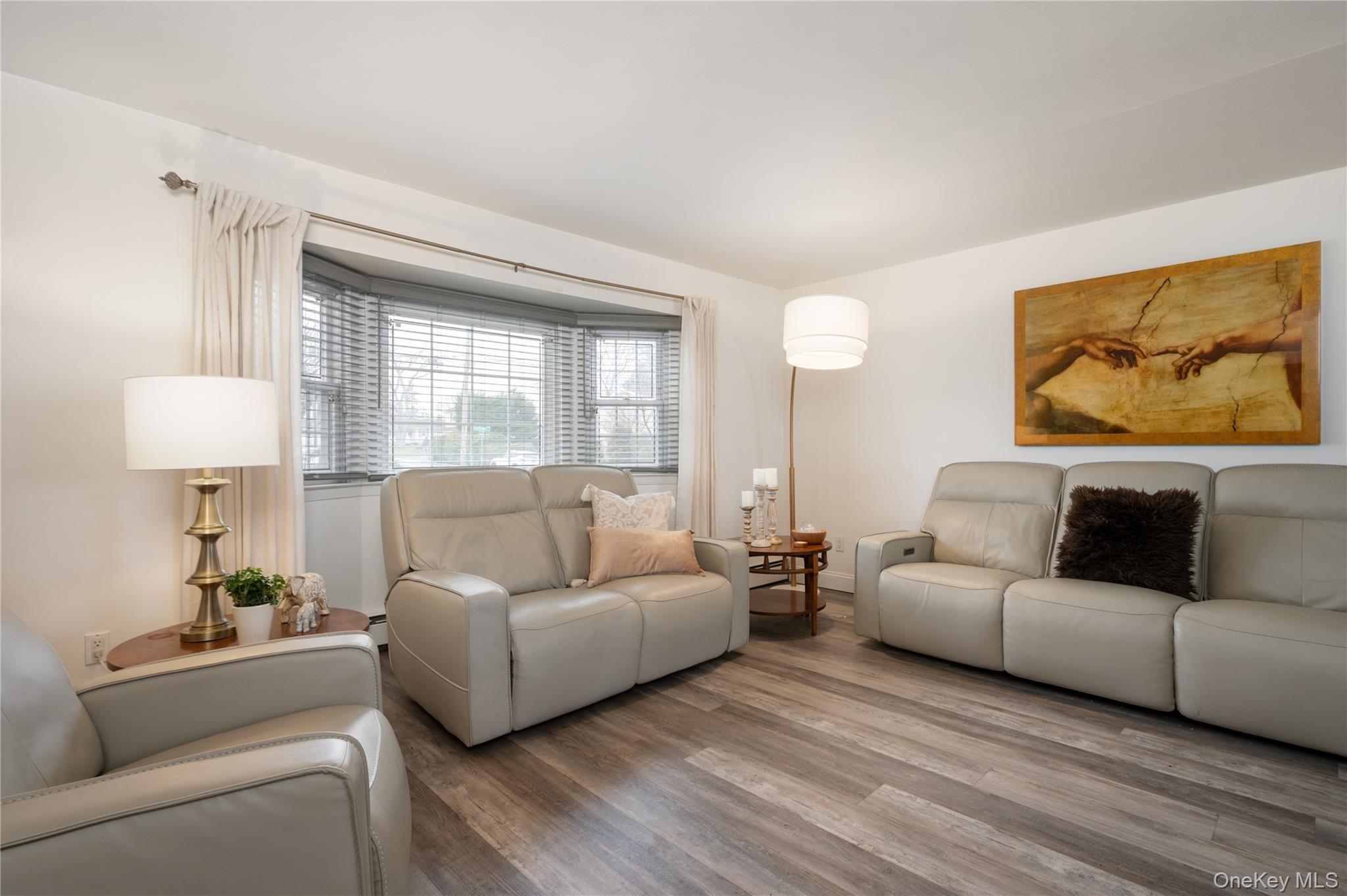 Single Family Outlook  Suffolk County, NY 11704, MLS-982244-5