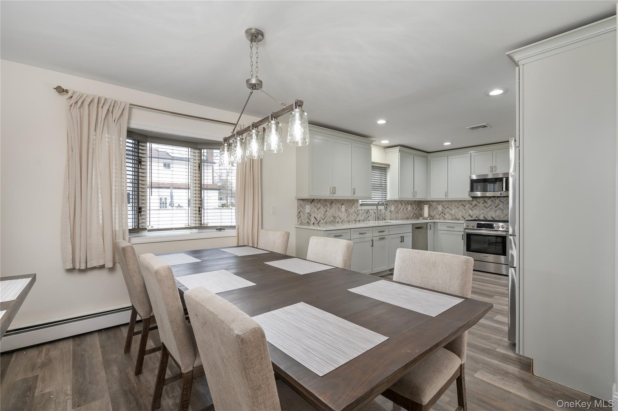 Single Family Outlook  Suffolk County, NY 11704, MLS-982244-9