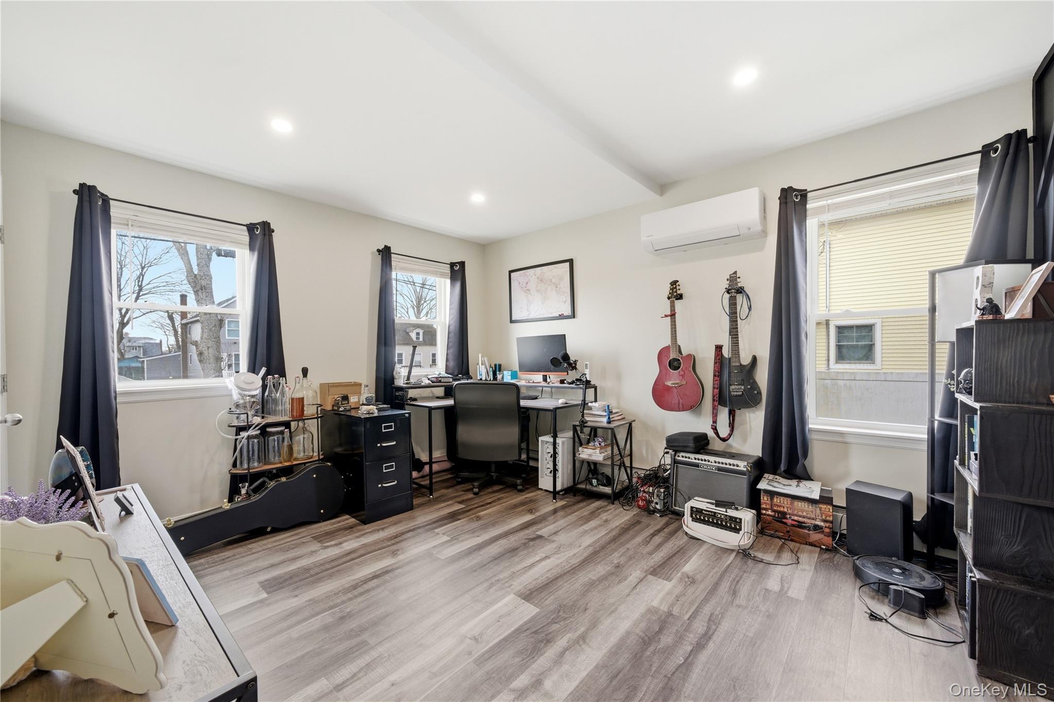 Single Family Oak  Suffolk County, NY 11772, MLS-982250-13