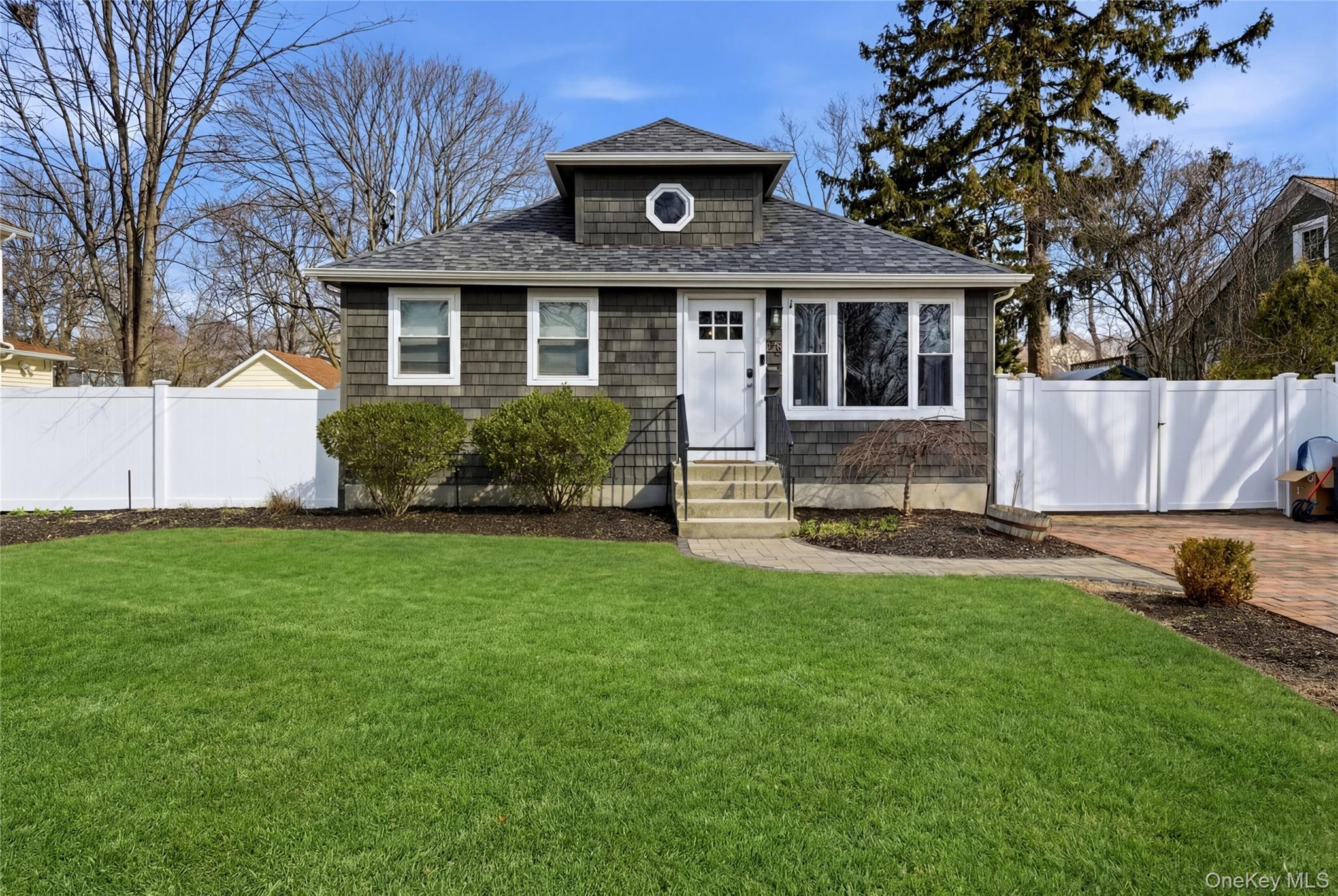 Single Family Oak  Suffolk County, NY 11772, MLS-982250-22
