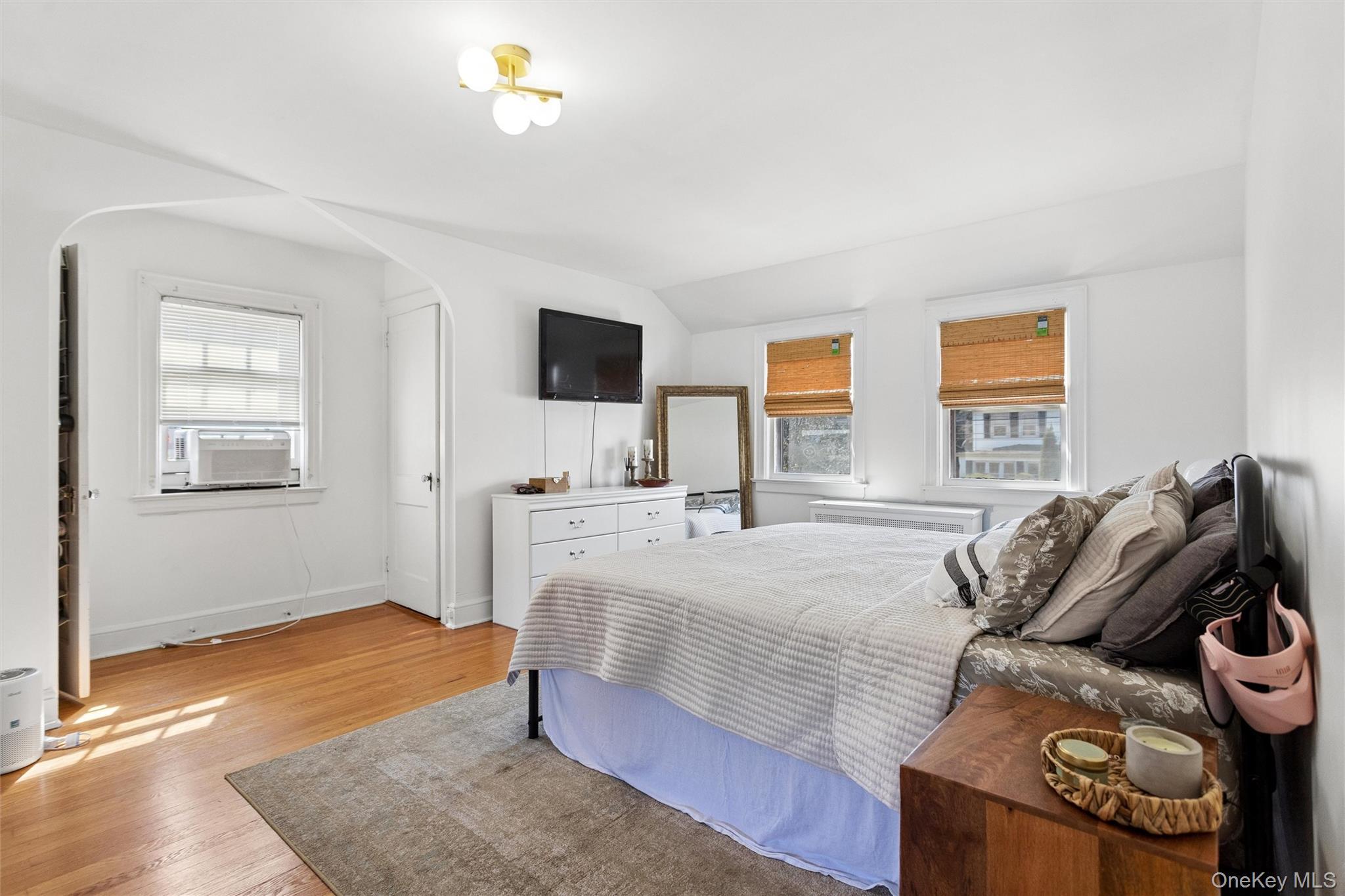 Single Family Regent  Westchester County, NY 10573, MLS-982253-23