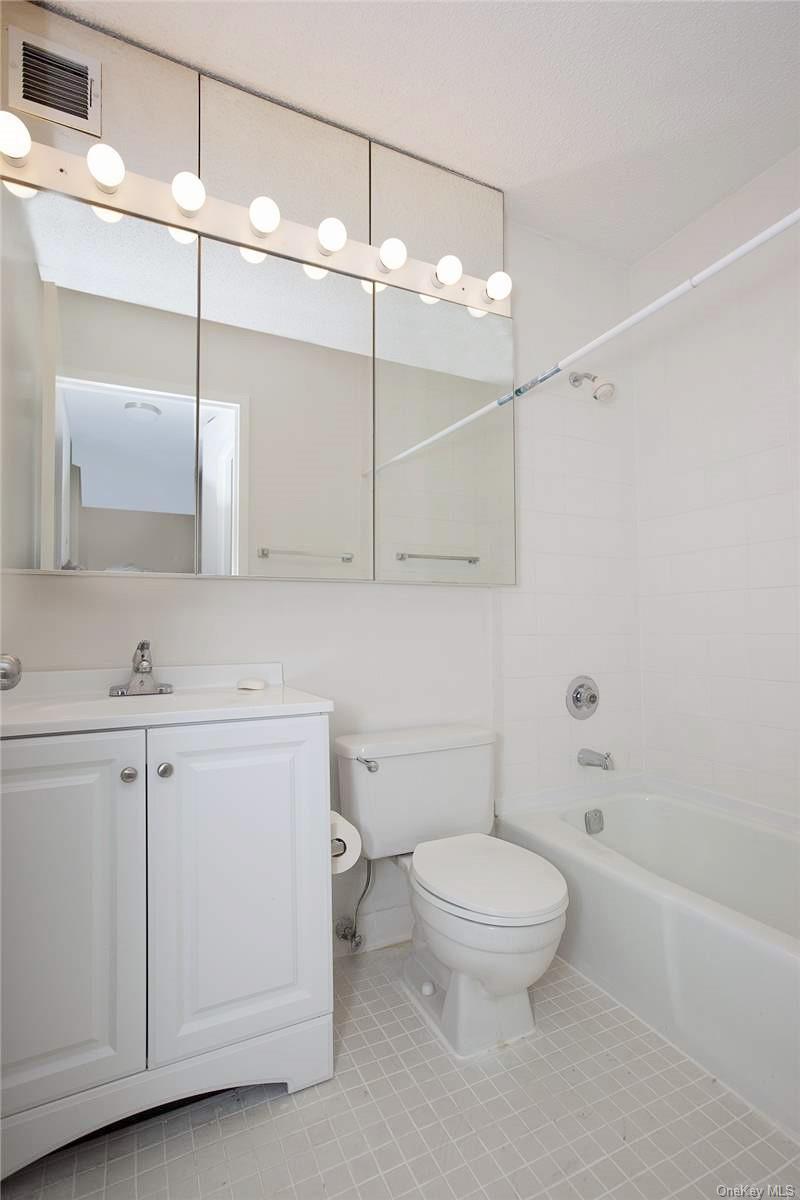 Condo 97th  Queens, NY 11374, MLS-982254-8