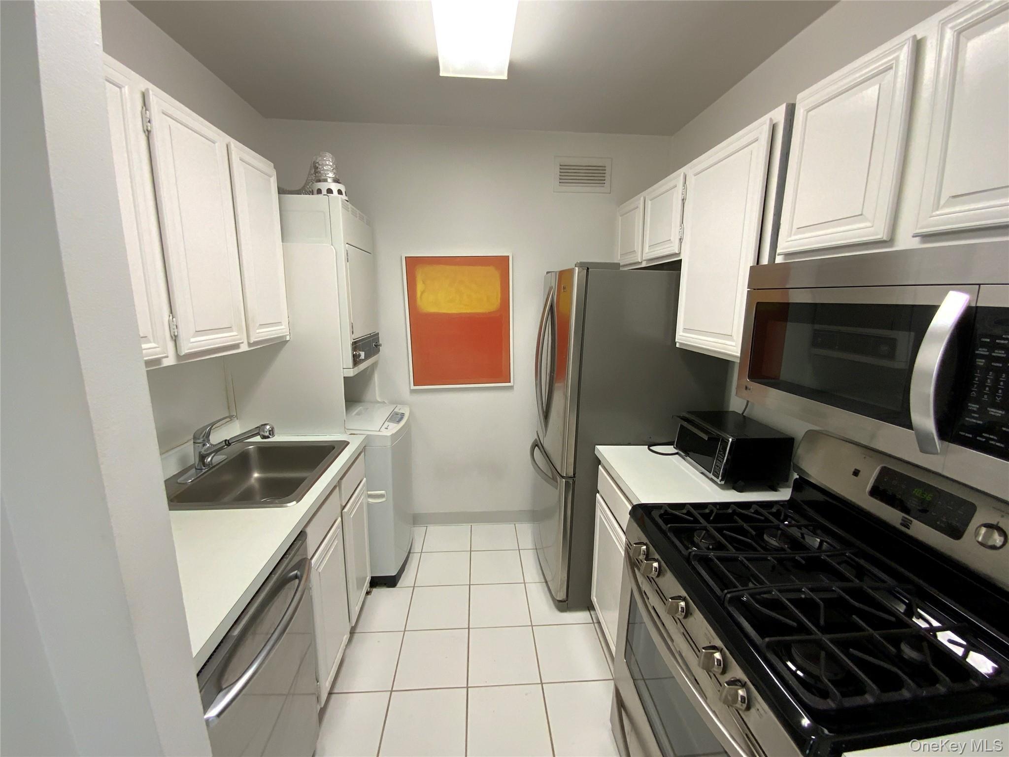 Coop Grand Central  Queens, NY 11005, MLS-982265-8