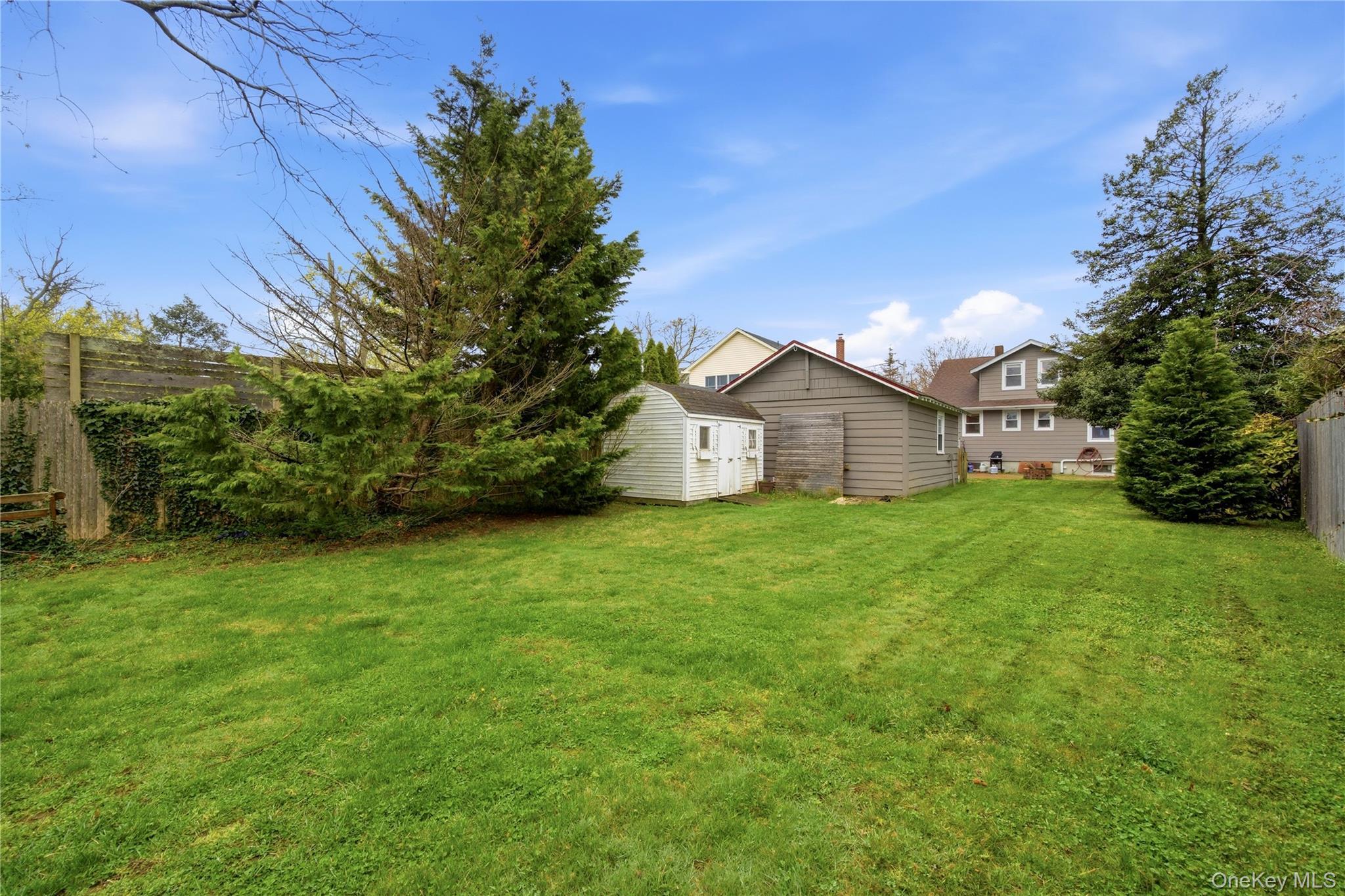 Single Family Church  Suffolk County, NY 11751, MLS-982285-36