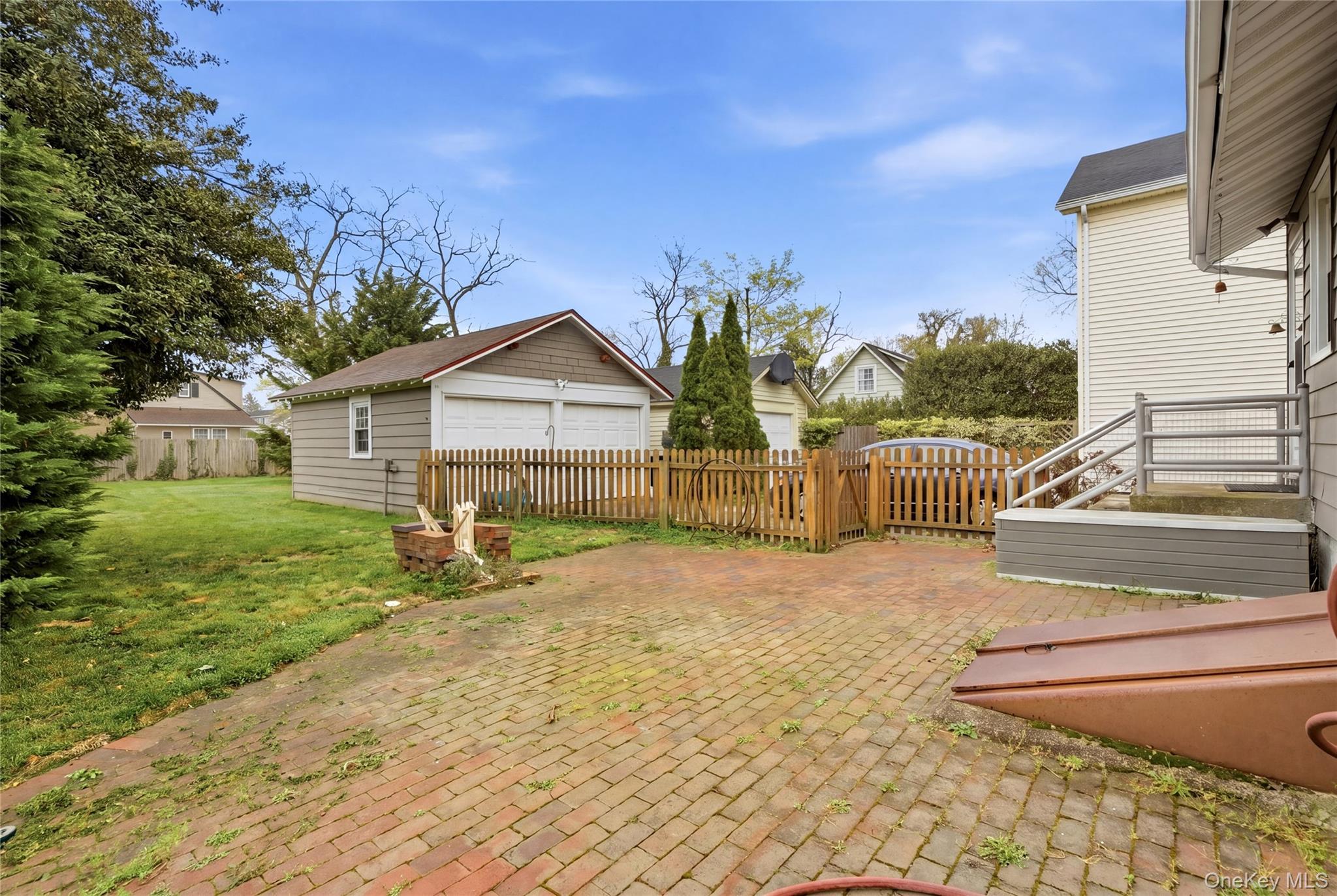 Single Family Church  Suffolk County, NY 11751, MLS-982285-39
