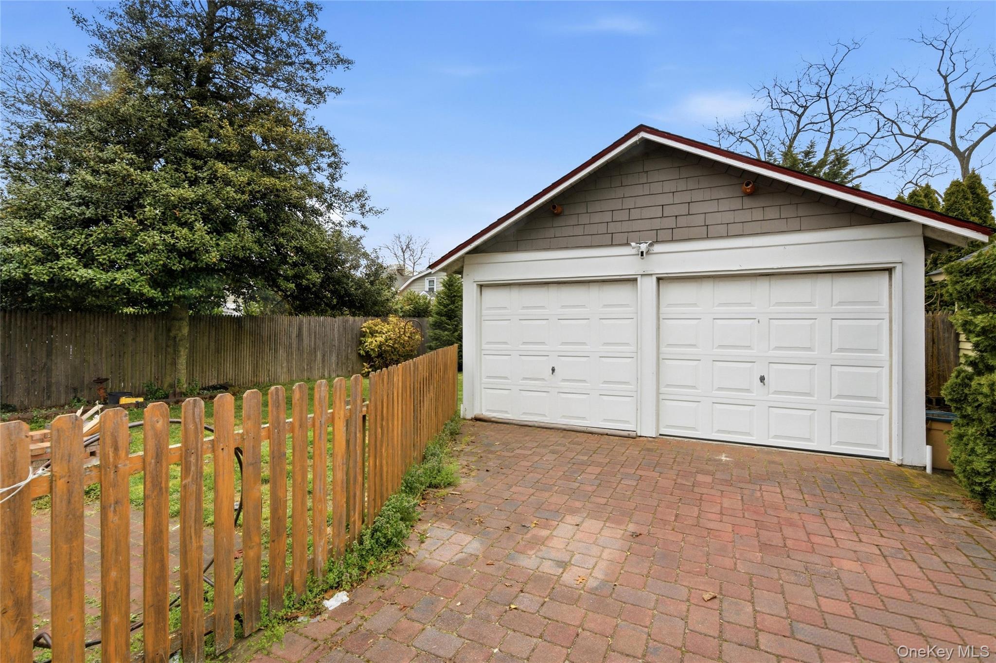 Single Family Church  Suffolk County, NY 11751, MLS-982285-40
