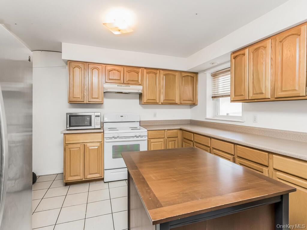 Single Family Stedman  Bronx, NY 10469, MLS-982290-2