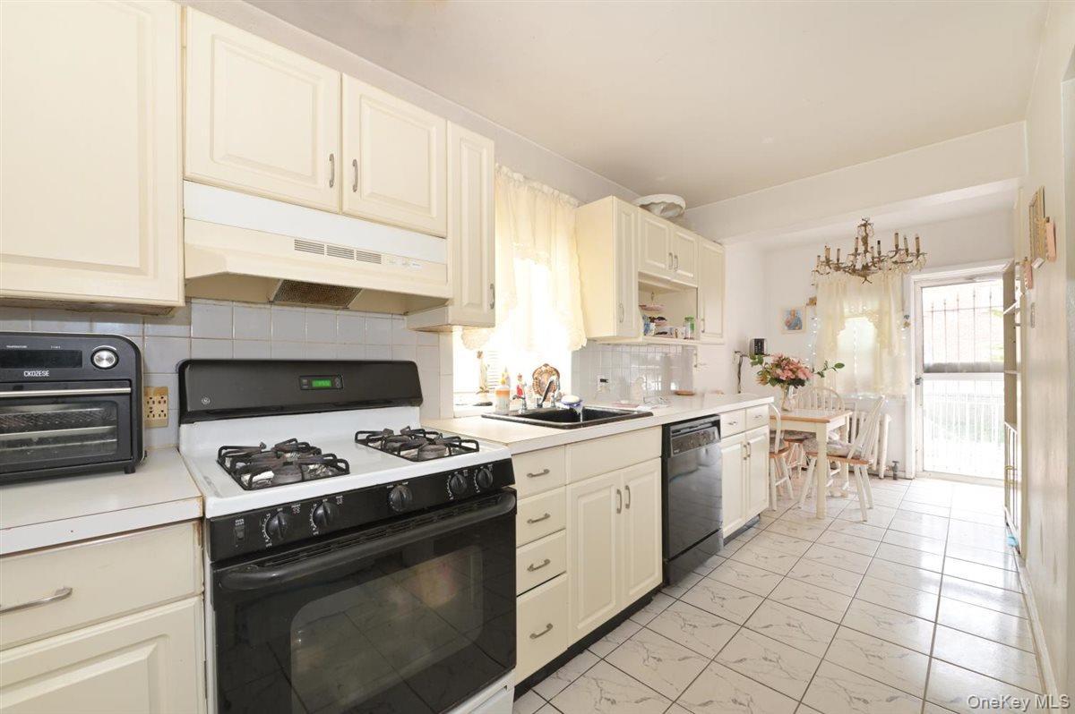 Single Family 62nd Queens, NY 11379, MLS-982305-2