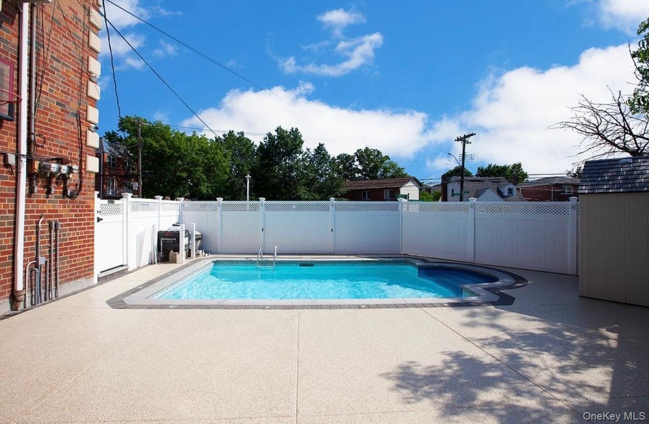 Single Family 20th Avenue  Queens, NY 11357, MLS-982307-17