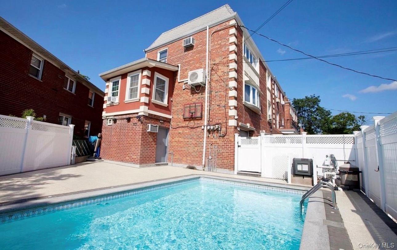 Single Family 20th Avenue  Queens, NY 11357, MLS-982307-18