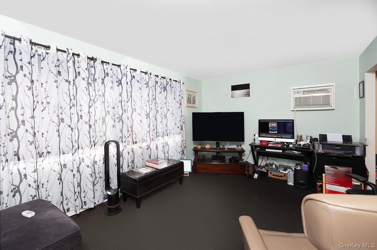 Single Family 20th Avenue  Queens, NY 11357, MLS-982307-7