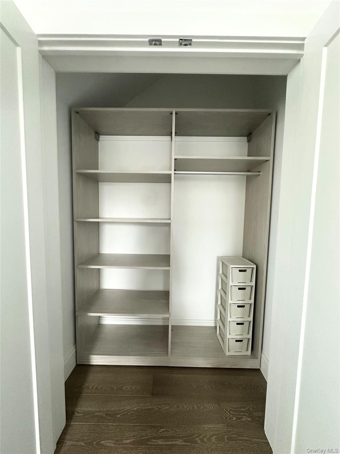 Condo Marina Pointe Drive  Nassau County, NY 11518, MLS-982311-10