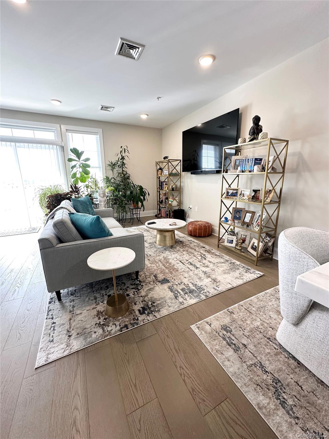 Condo Marina Pointe Drive  Nassau County, NY 11518, MLS-982311-13