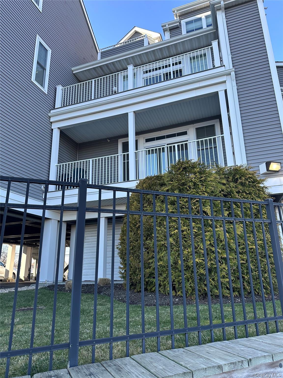 Condo Marina Pointe Drive  Nassau County, NY 11518, MLS-982311-20