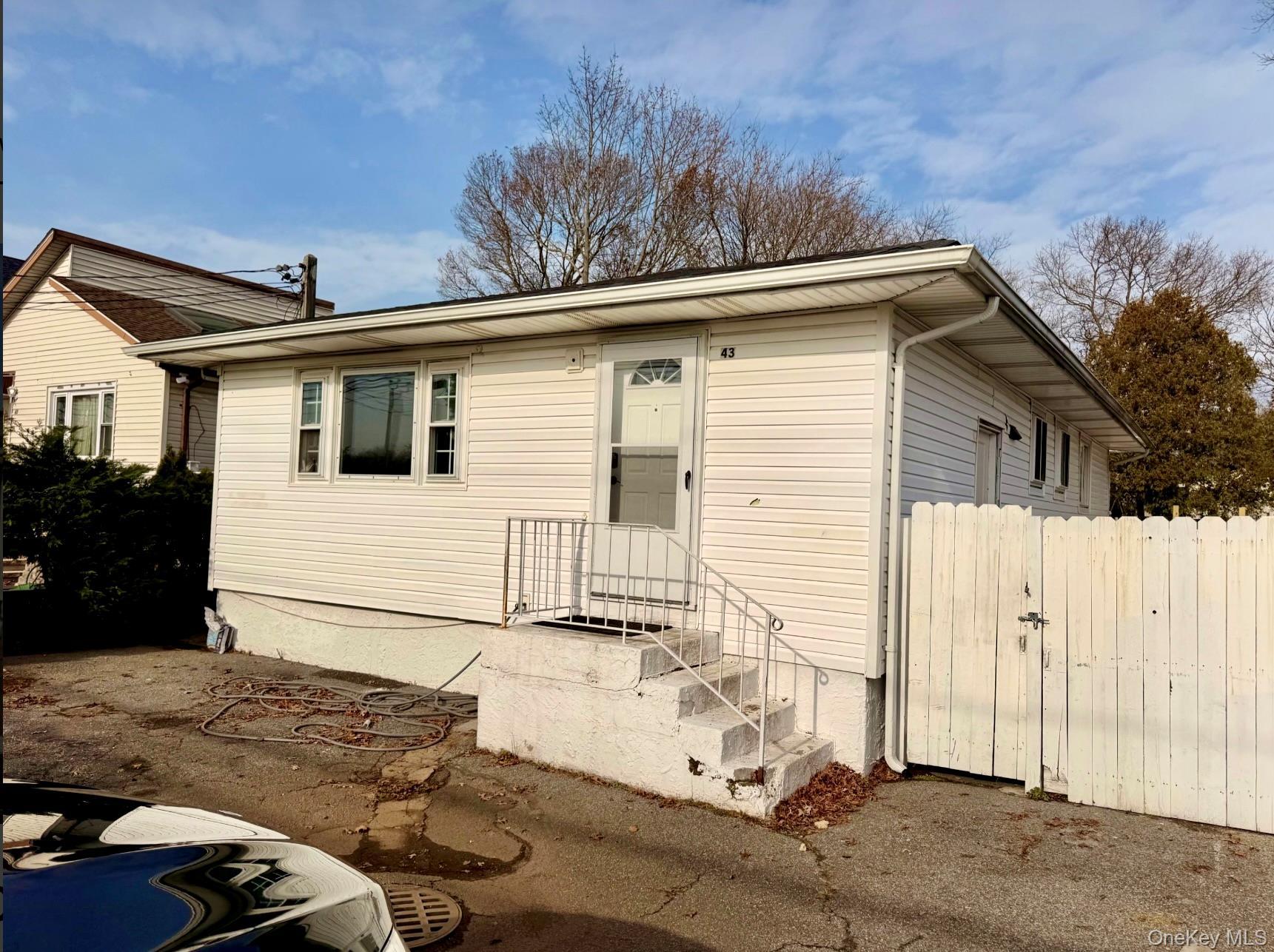 Single Family Johnson Avenue  Suffolk County, NY 11779, MLS-982313-3