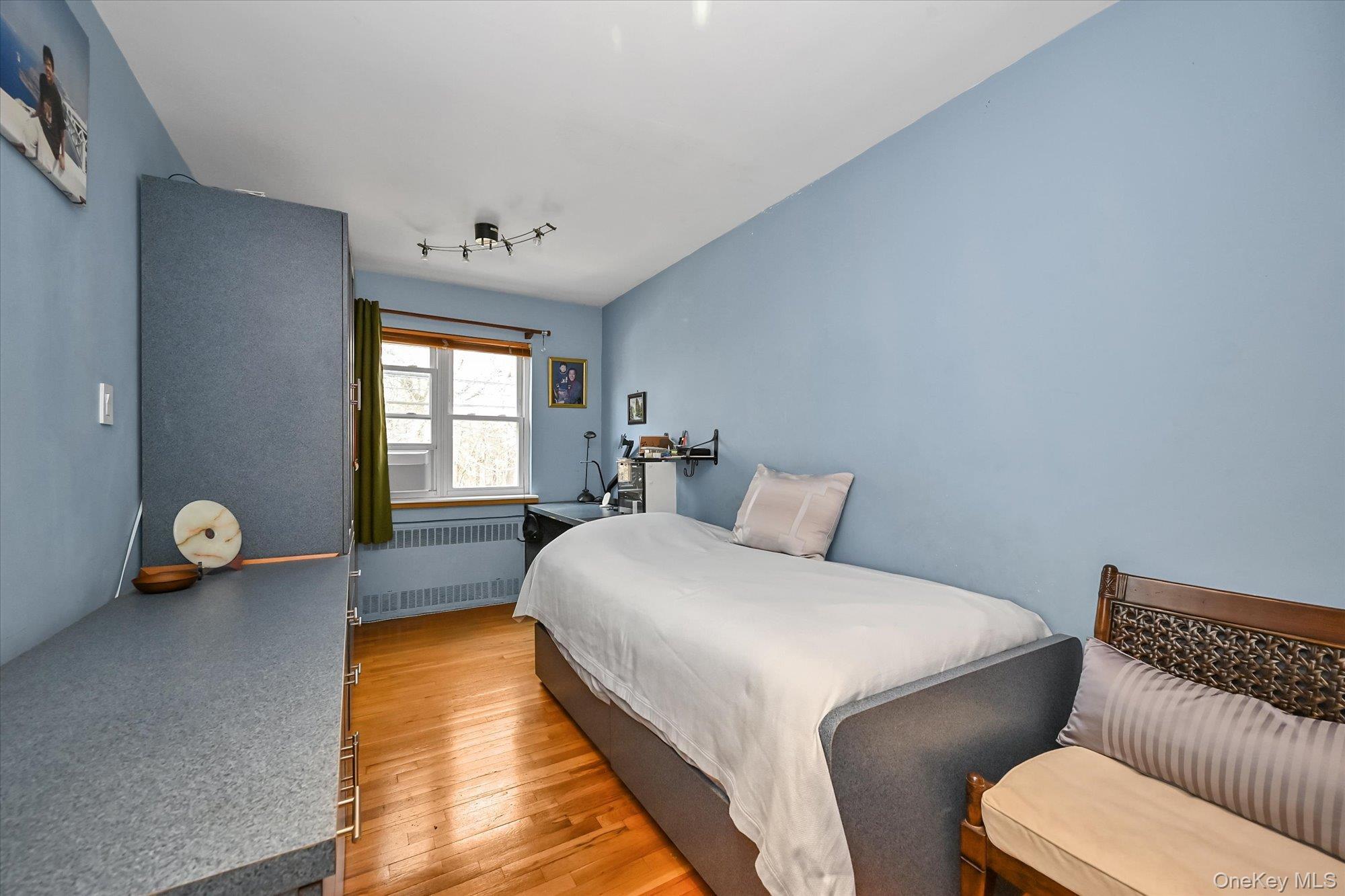 Single Family Booth Memorial Queens, NY 11365, MLS-982317-11