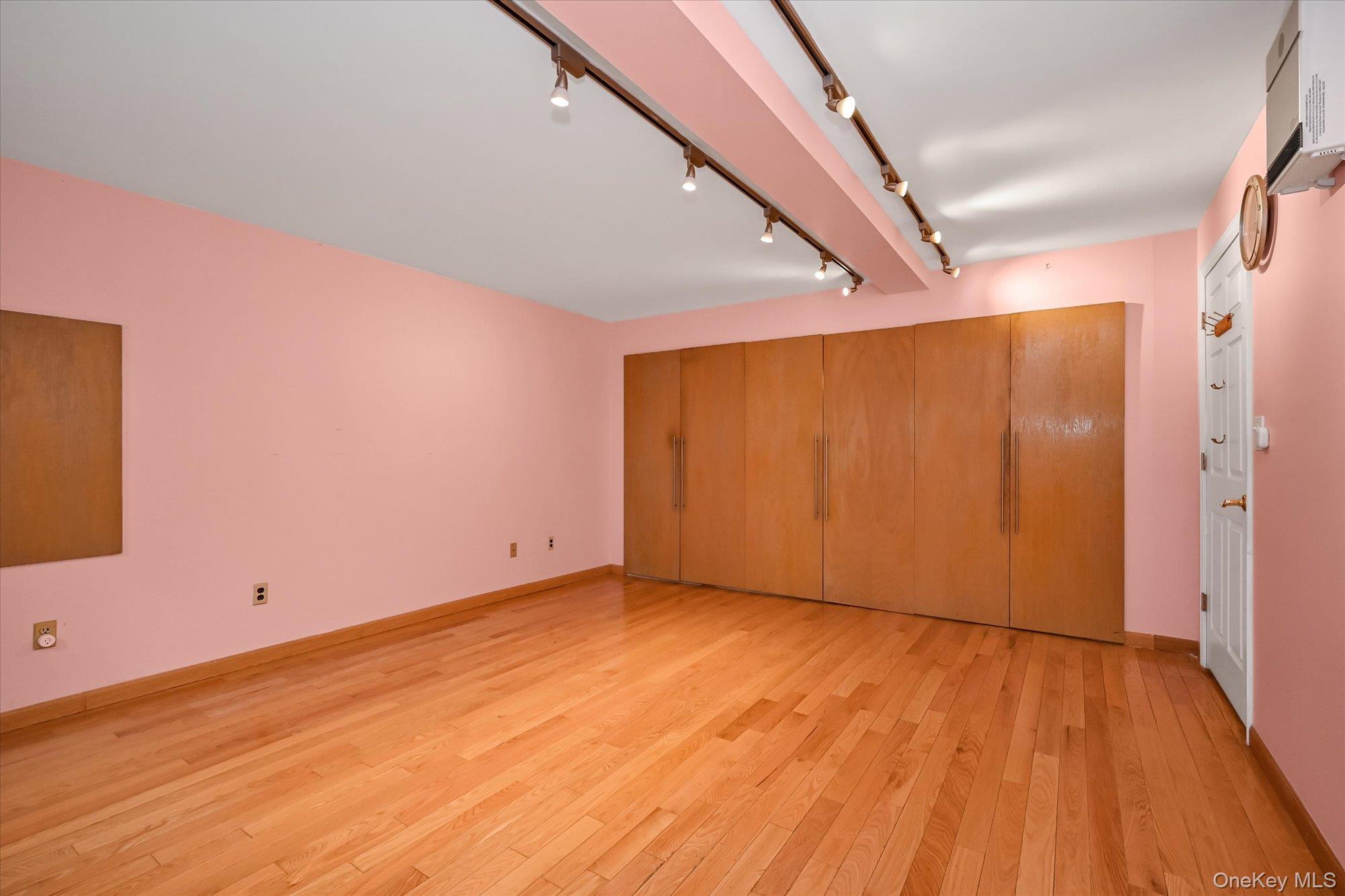 Single Family Booth Memorial Queens, NY 11365, MLS-982317-9