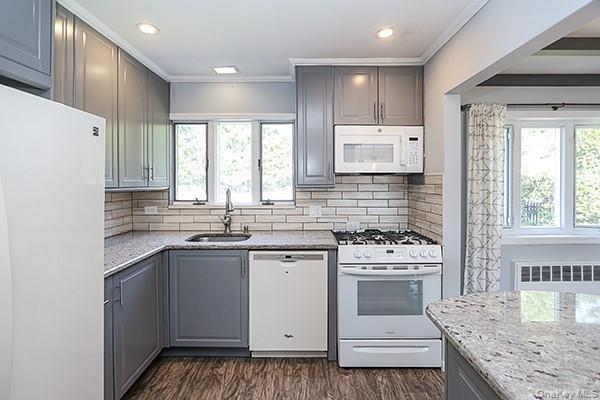 Single Family Hicksville  Nassau County, NY 11758, MLS-982332-13