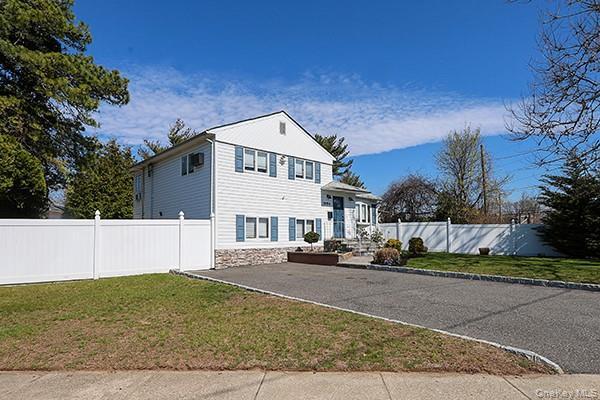 Single Family Hicksville  Nassau County, NY 11758, MLS-982332-2