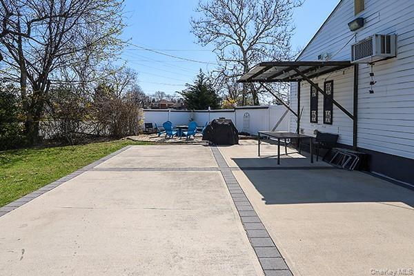 Single Family Hicksville  Nassau County, NY 11758, MLS-982332-25