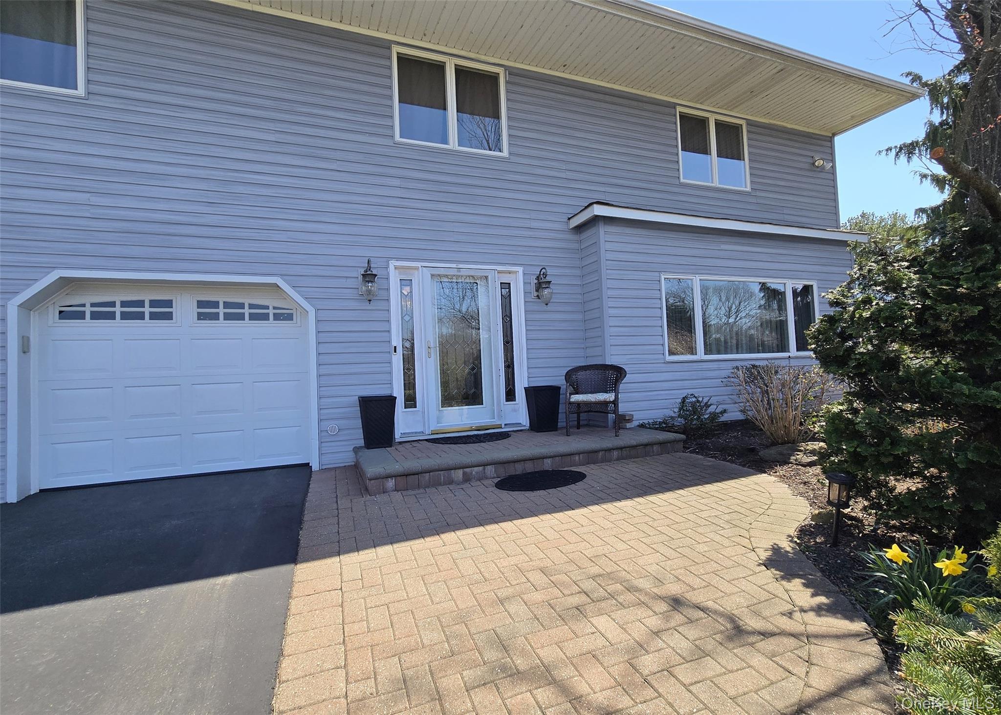 Single Family Ethan  Suffolk County, NY 11779, MLS-982346-2