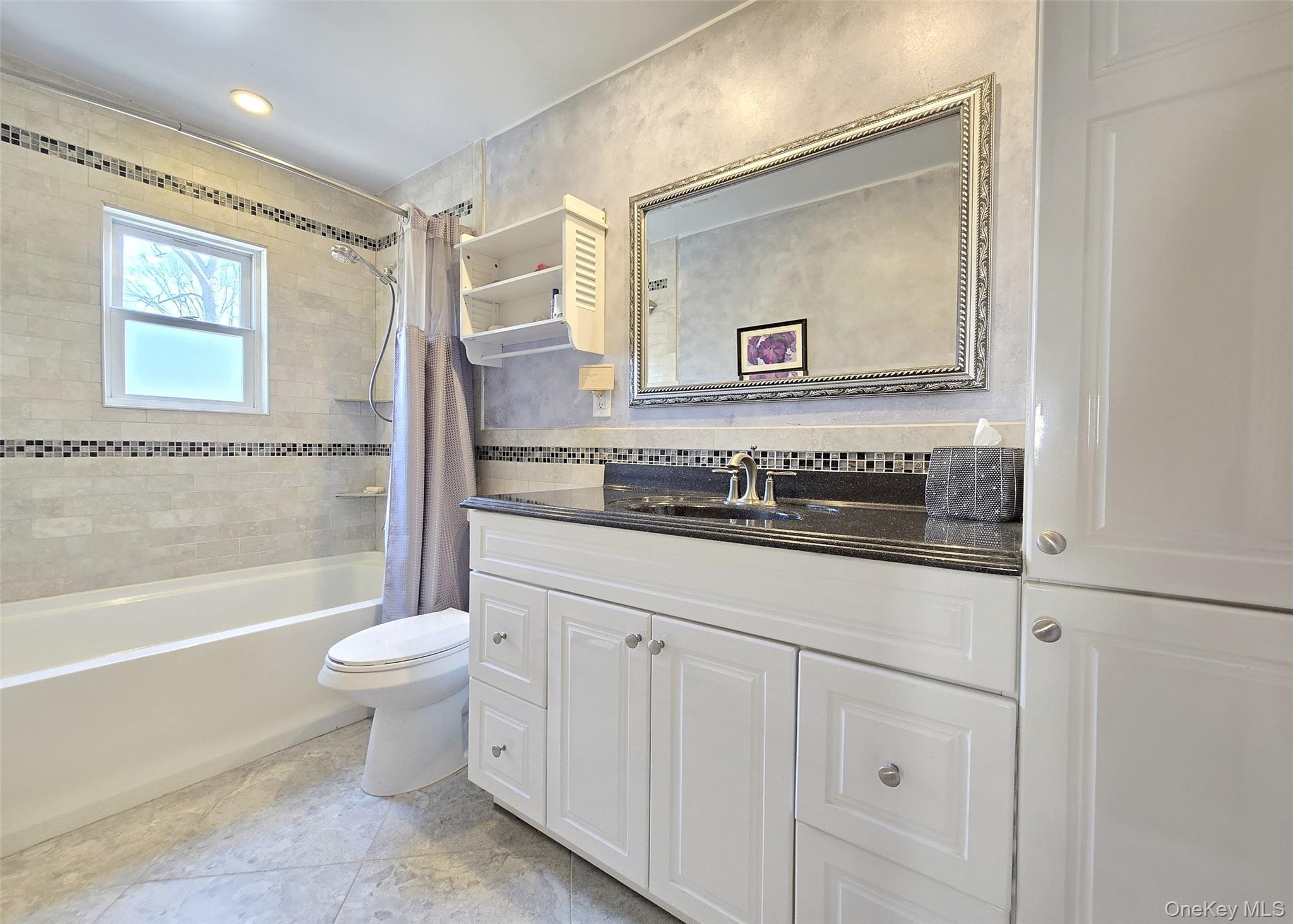 Single Family Ethan  Suffolk County, NY 11779, MLS-982346-21