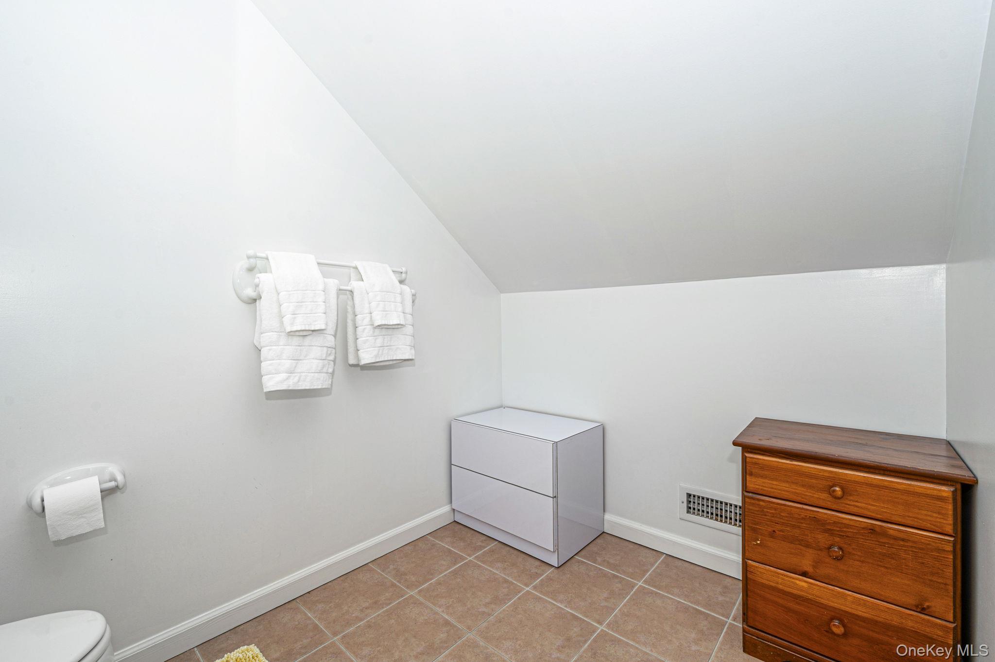 Single Family Springy Banks Road  Suffolk County, NY 11937, MLS-982358-27