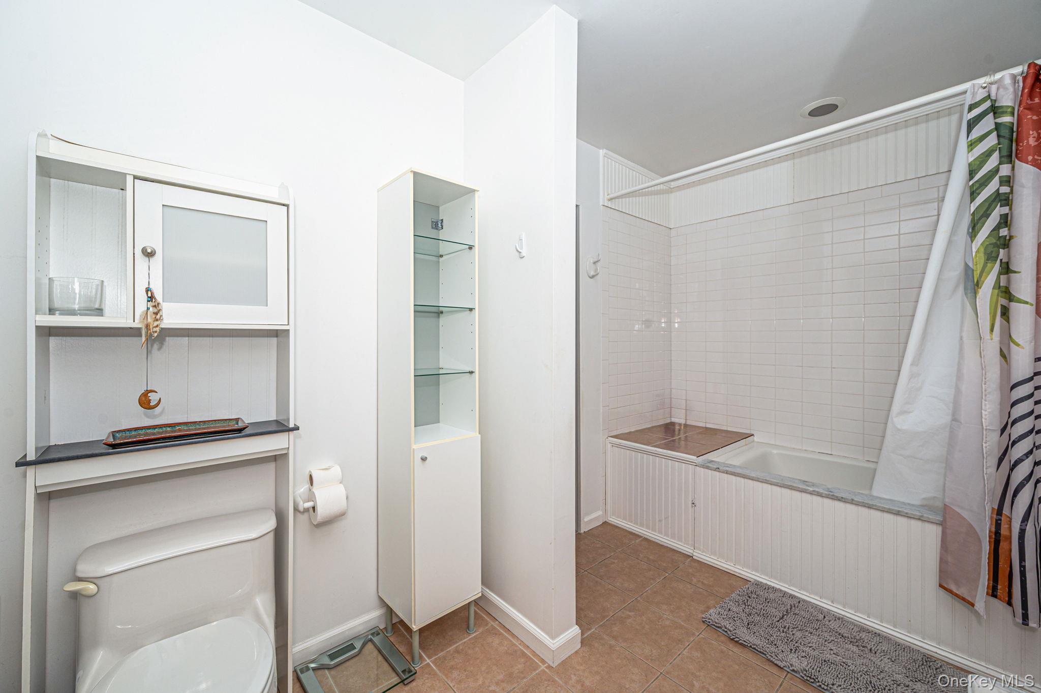 Single Family Springy Banks Road  Suffolk County, NY 11937, MLS-982358-31