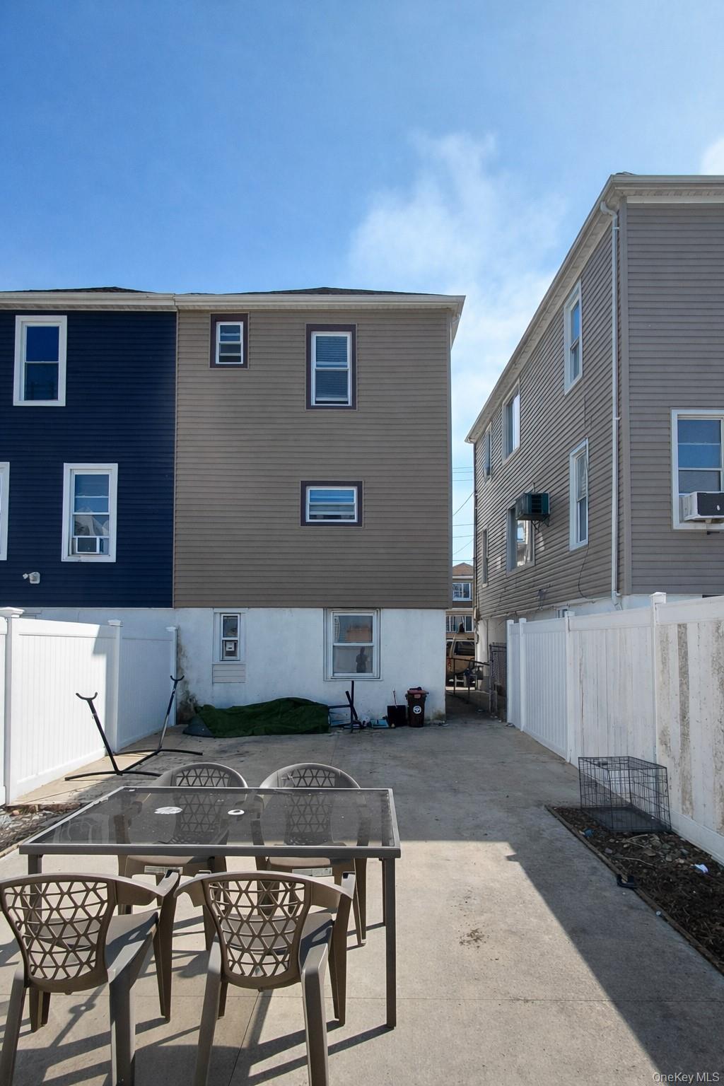 Single Family Almeda  Queens, NY 11692, MLS-982369-11