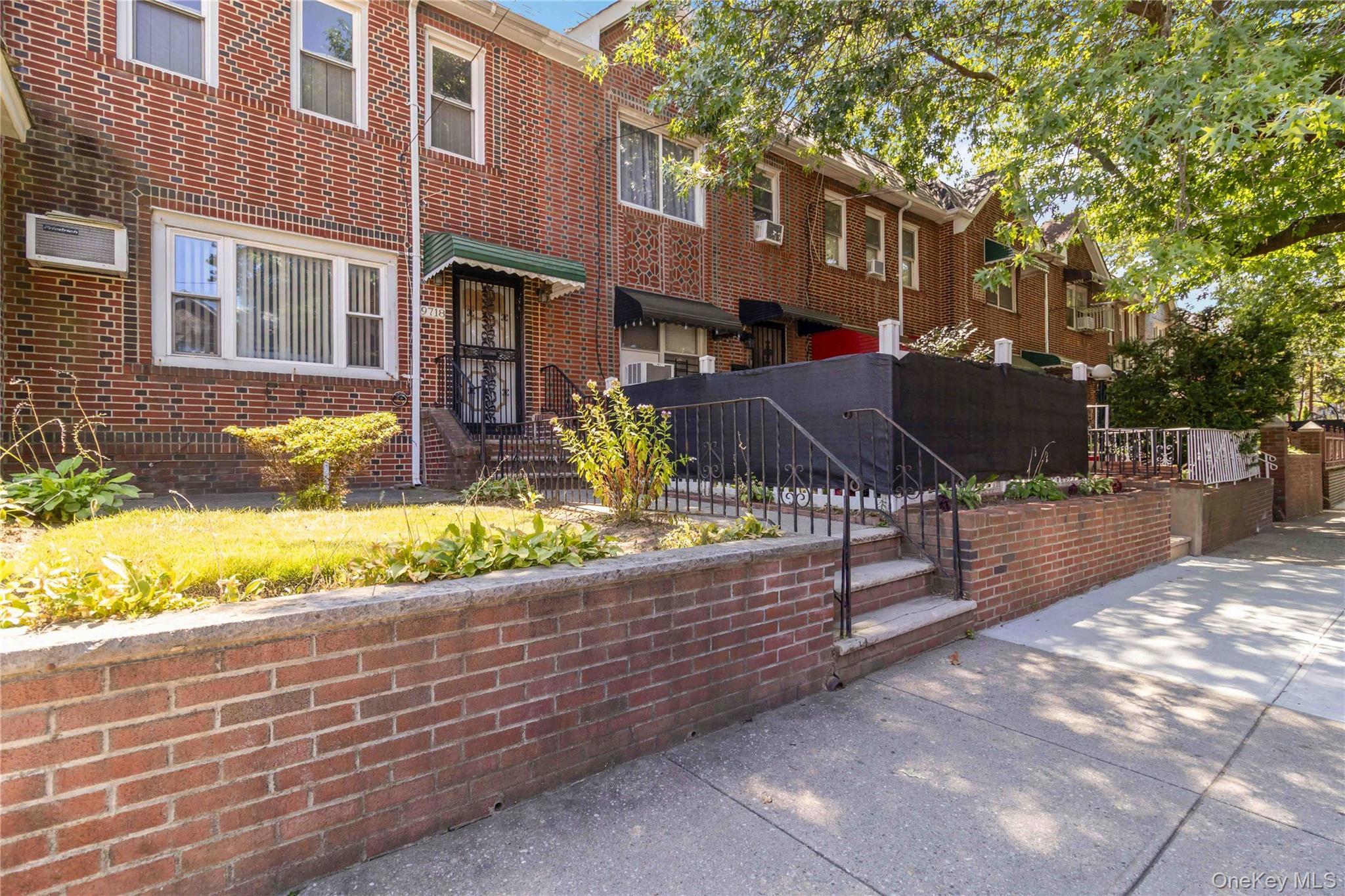 Single Family 25th  Queens, NY 11369, MLS-982394-3