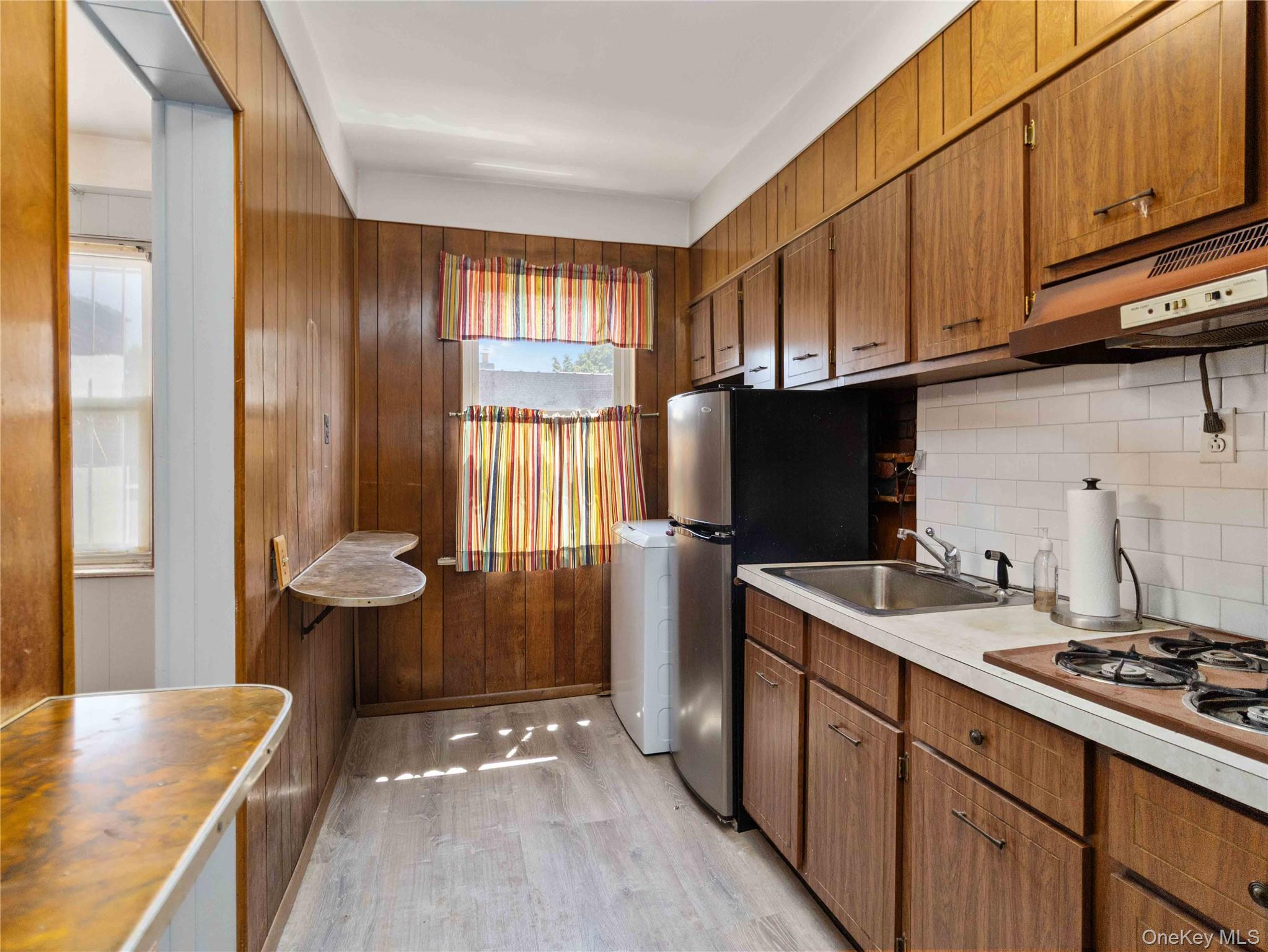 Single Family 25th  Queens, NY 11369, MLS-982394-8
