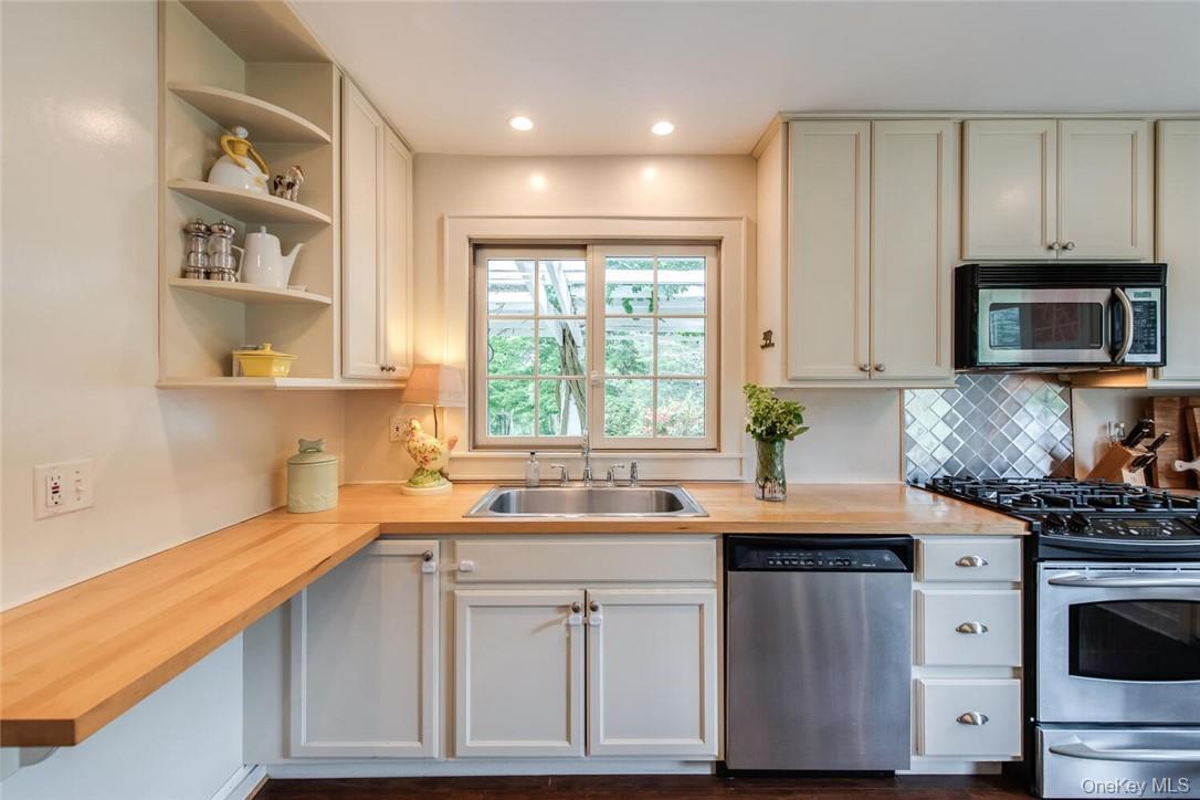 Single Family Mabbettsville  Dutchess County, NY 12545, MLS-982435-9