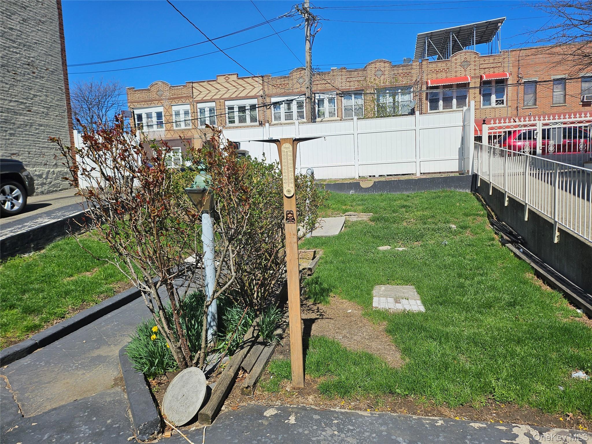 Single Family Hegeman  Brooklyn, NY 11208, MLS-982468-4